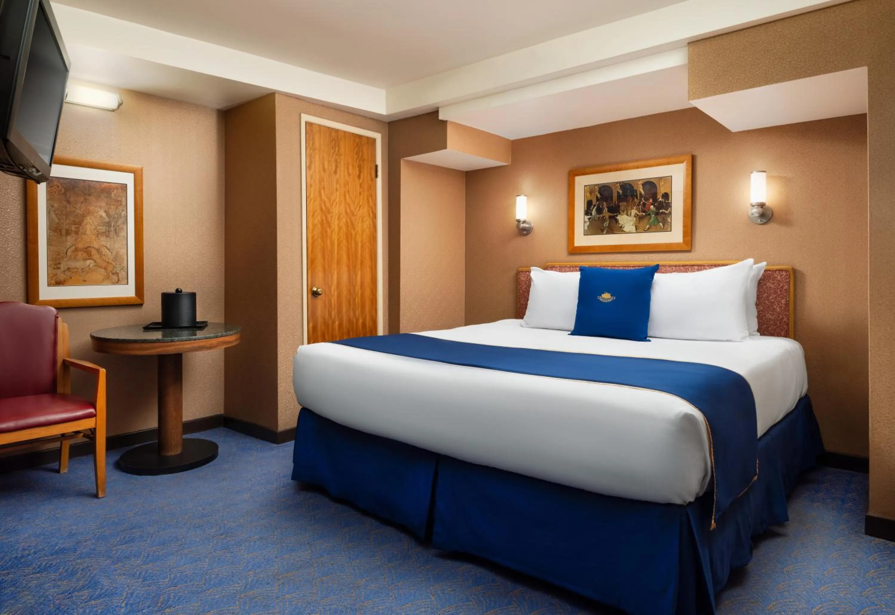 Bedroom, Bed in The Queen Mary