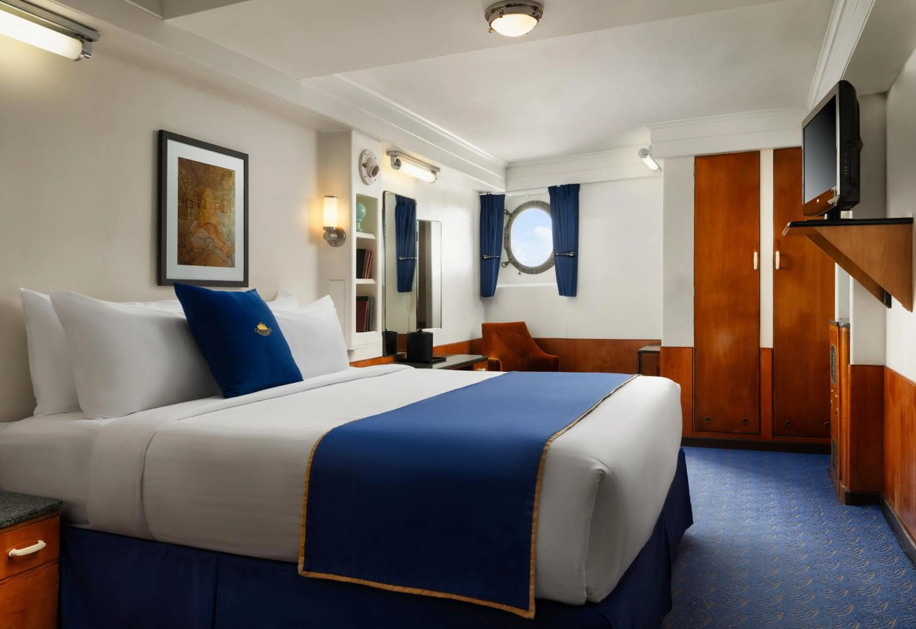 Bedroom, Bed in The Queen Mary