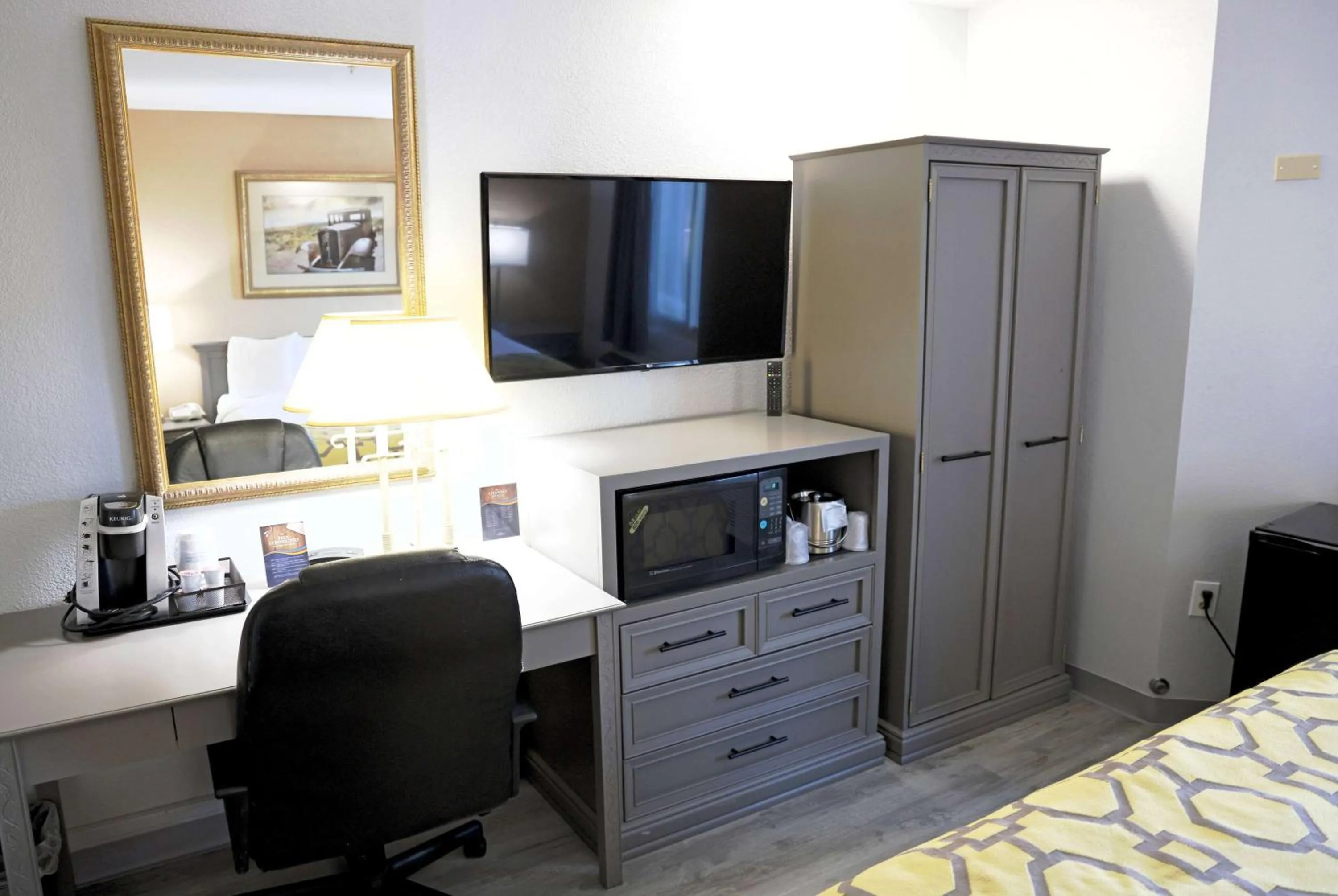 Photo of the whole room in Baymont by Wyndham Barstow Historic Route 66