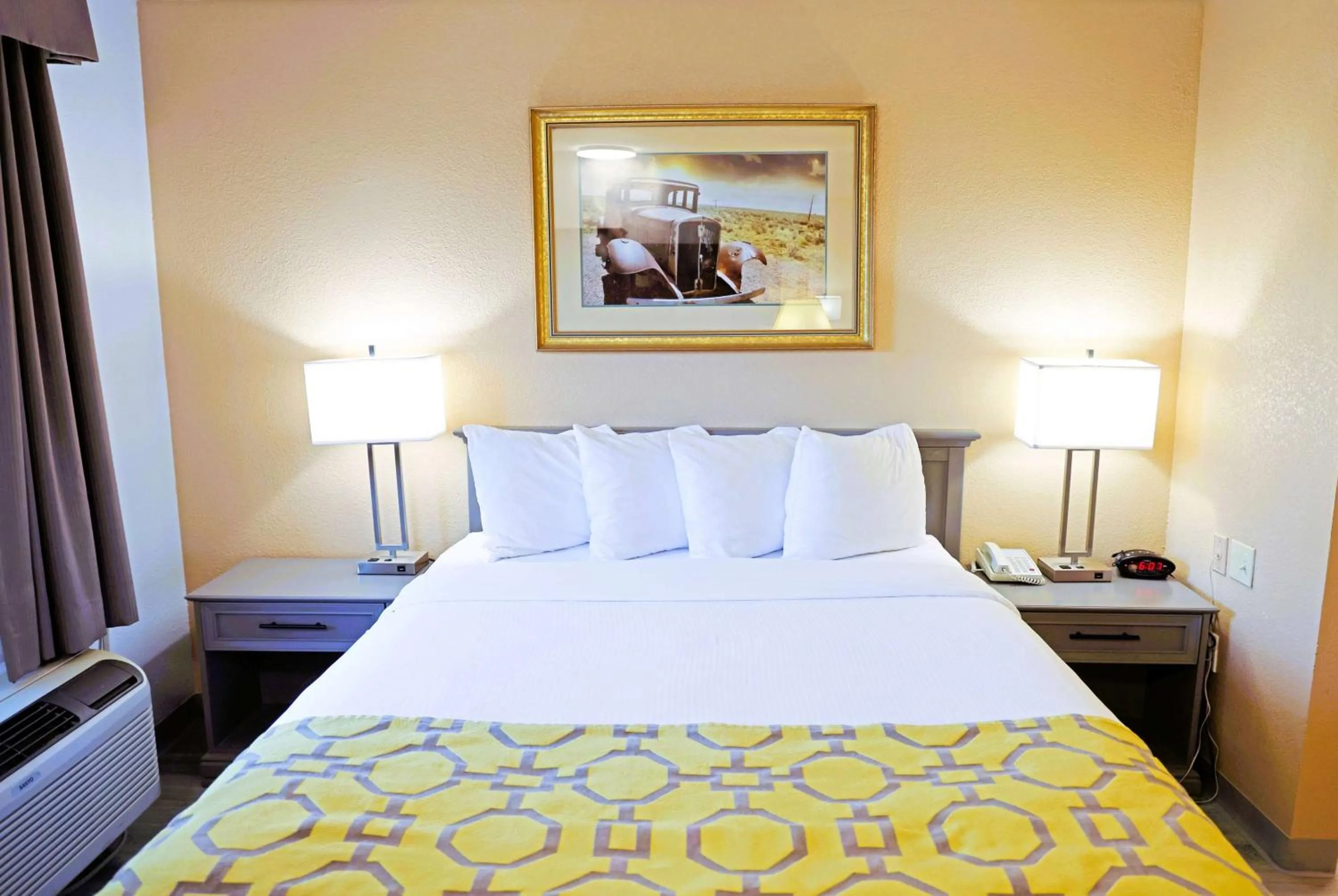 Photo of the whole room, Bed in Baymont by Wyndham Barstow Historic Route 66