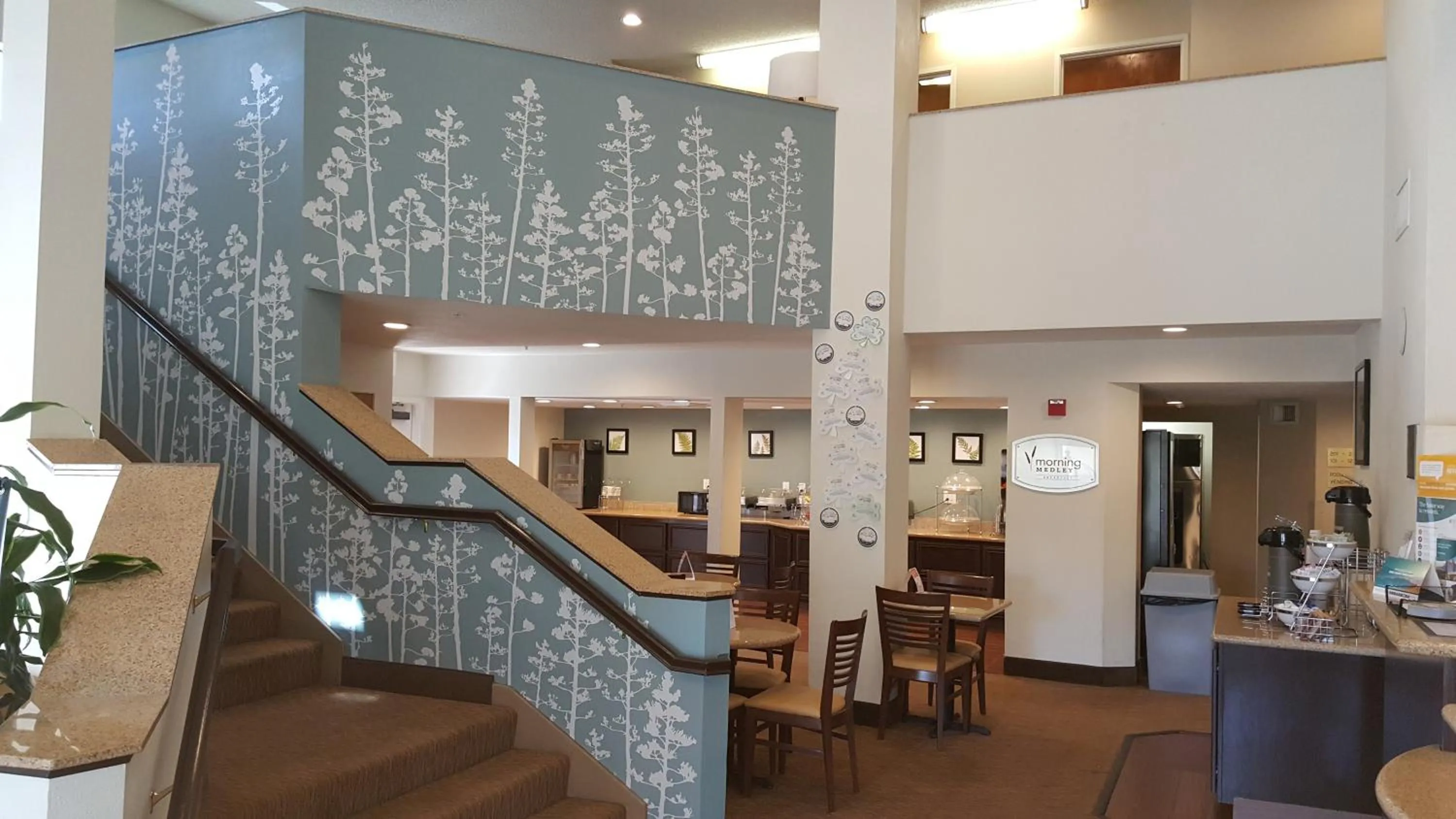 Communal lounge/ TV room in Baymont by Wyndham Barstow Historic Route 66