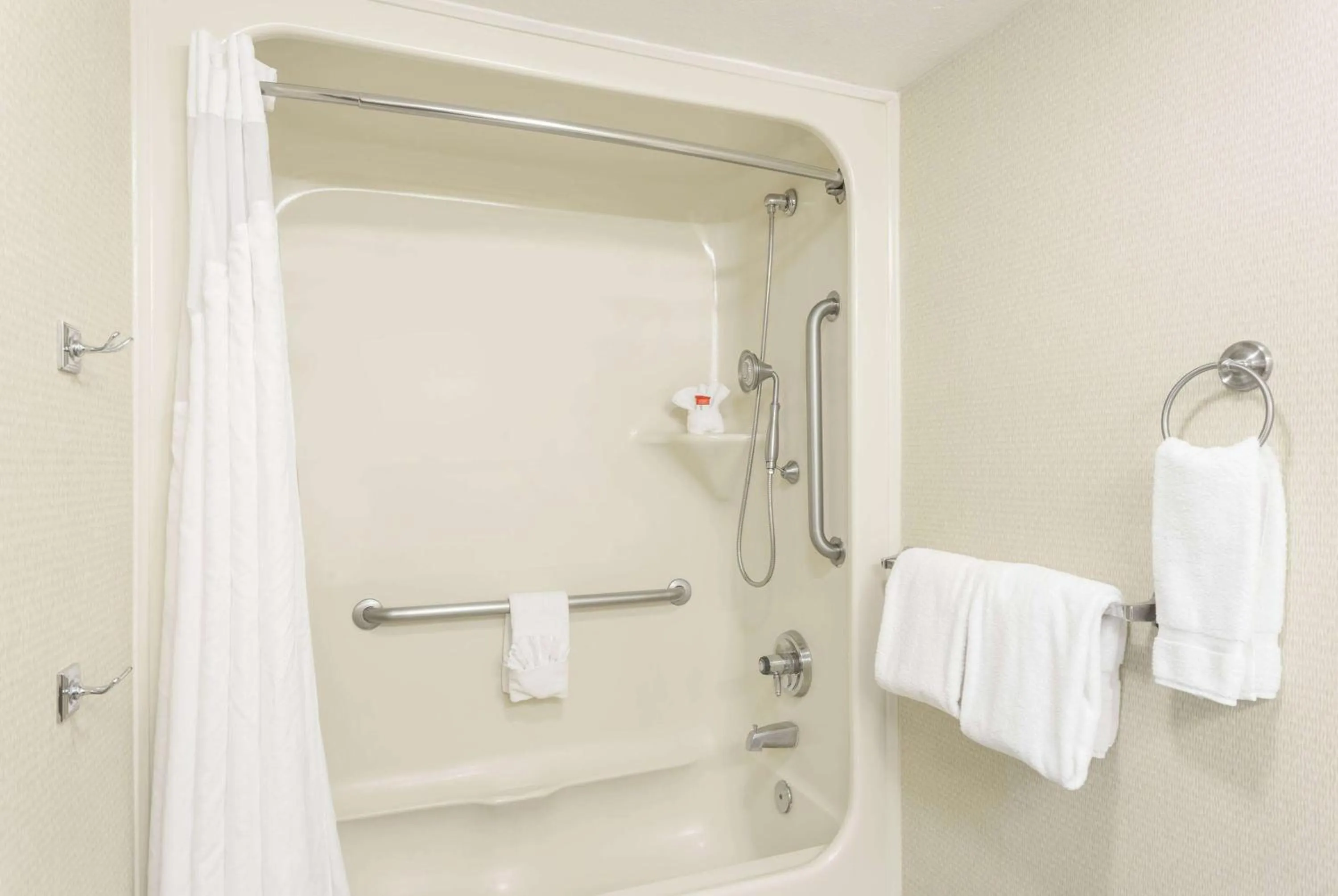 Bathroom in Baymont by Wyndham Barstow Historic Route 66