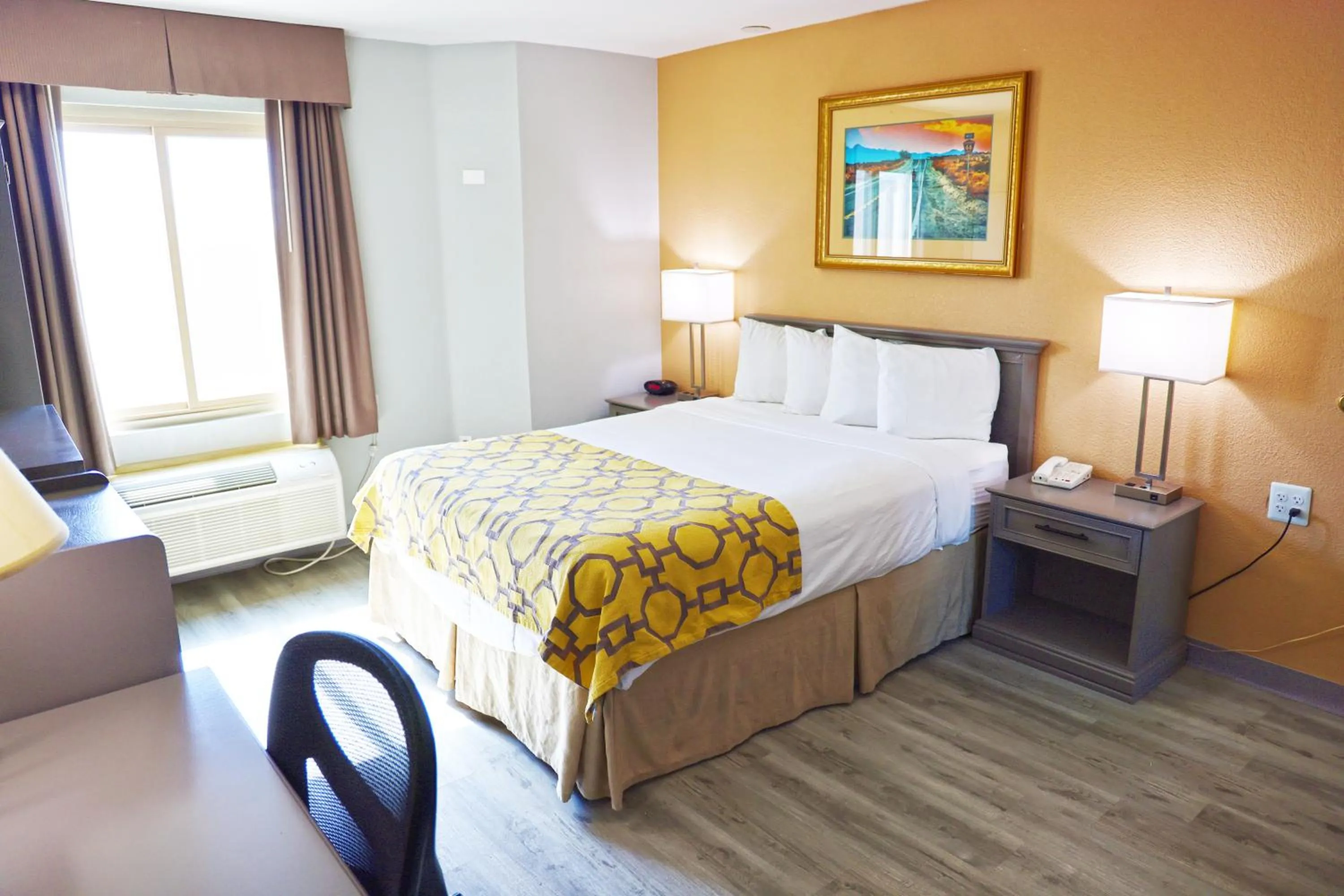 Bedroom, Bed in Baymont by Wyndham Barstow Historic Route 66