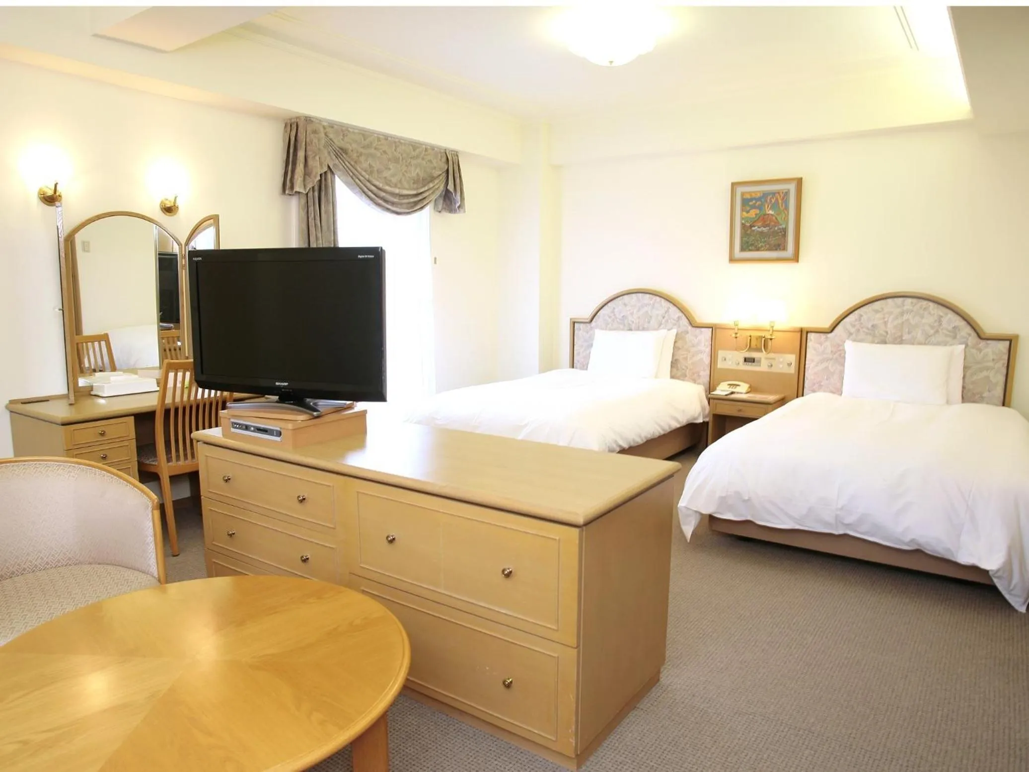 Photo of the whole room, TV/Entertainment Center in Hotel New Tanaka