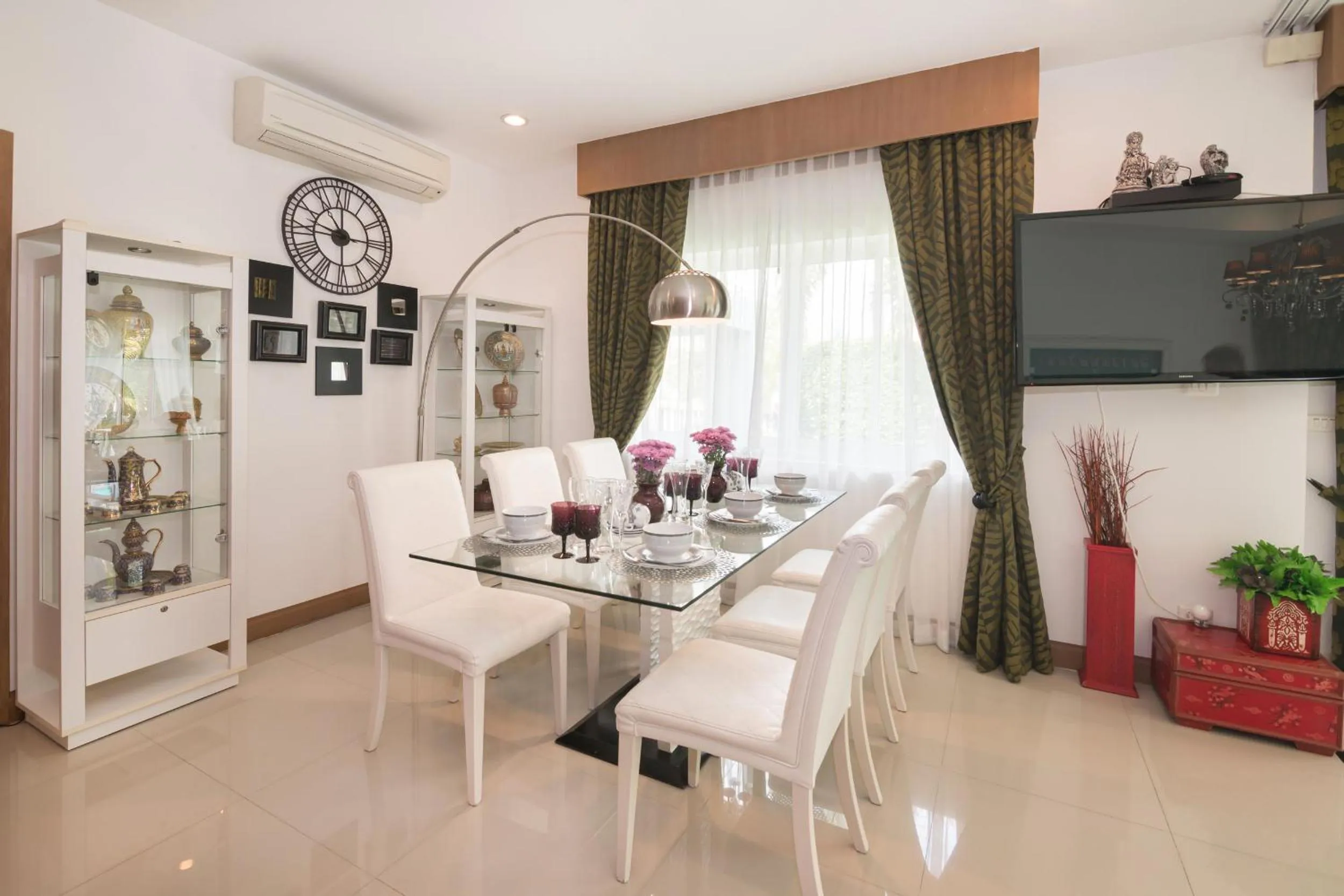 Restaurant/places to eat in Leelawadee Pool Villa BBQ&Pool party