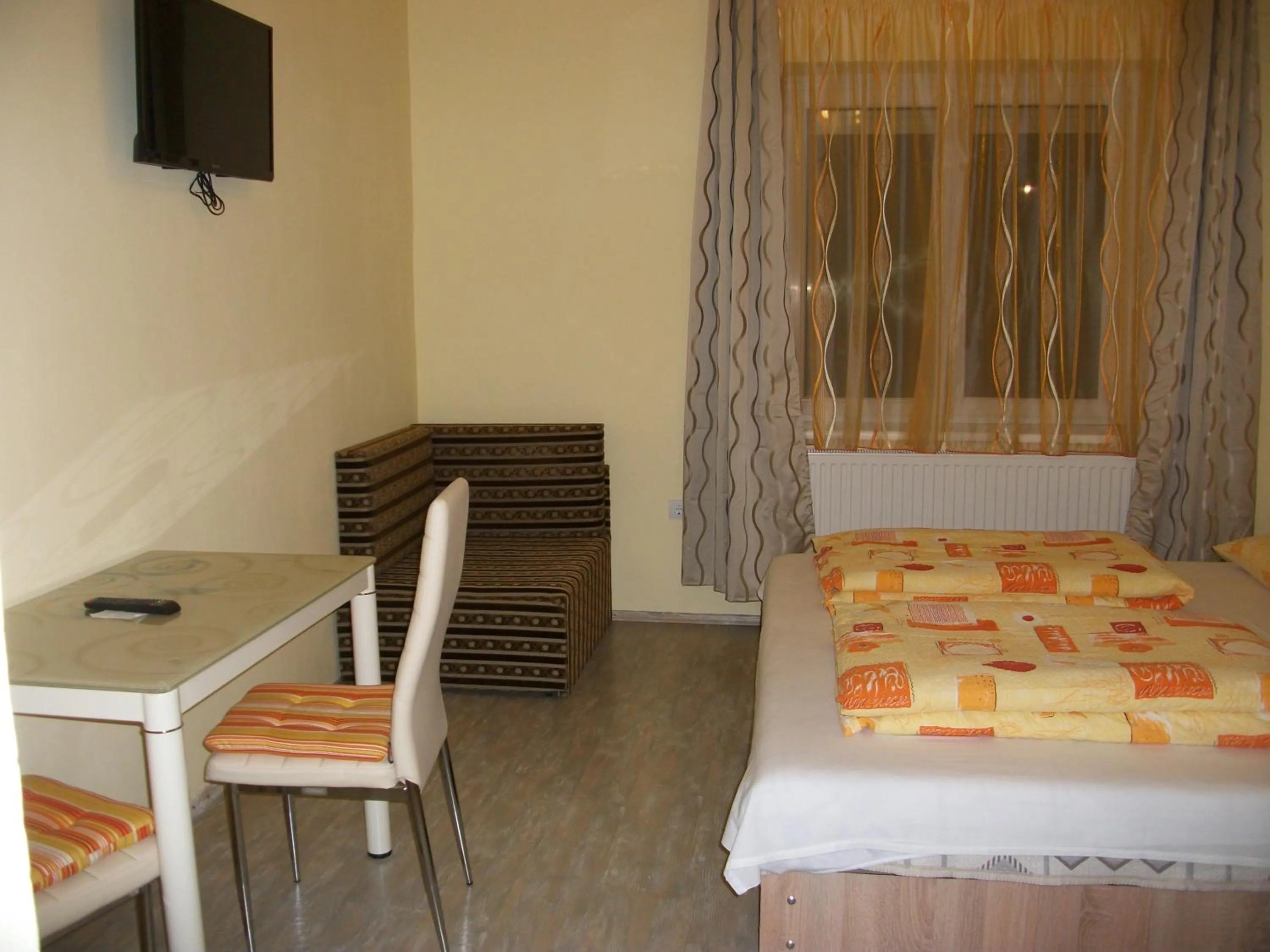 Standard Double or Twin Room in Éden II.