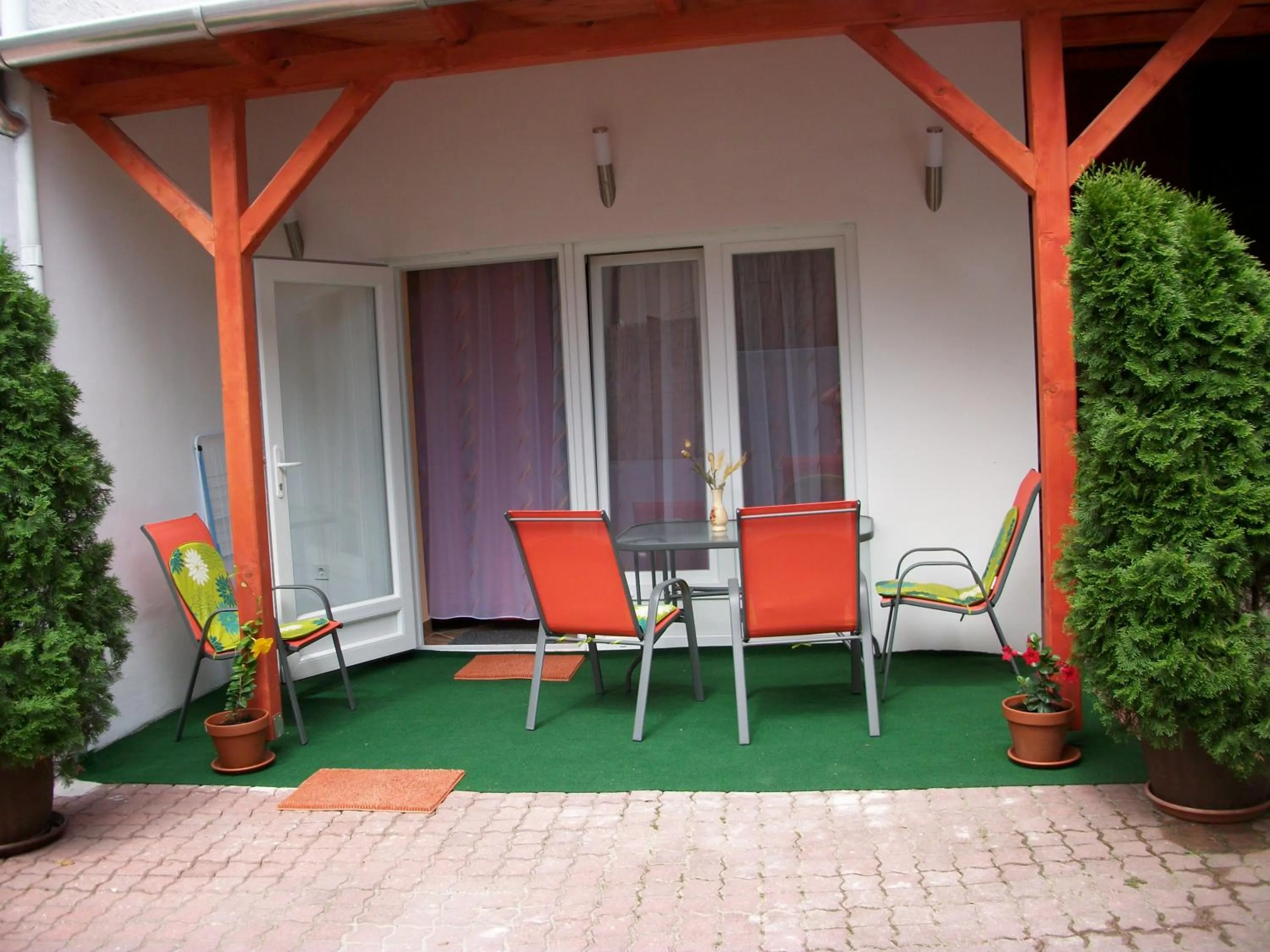 One-Bedroom Apartment in Éden II.