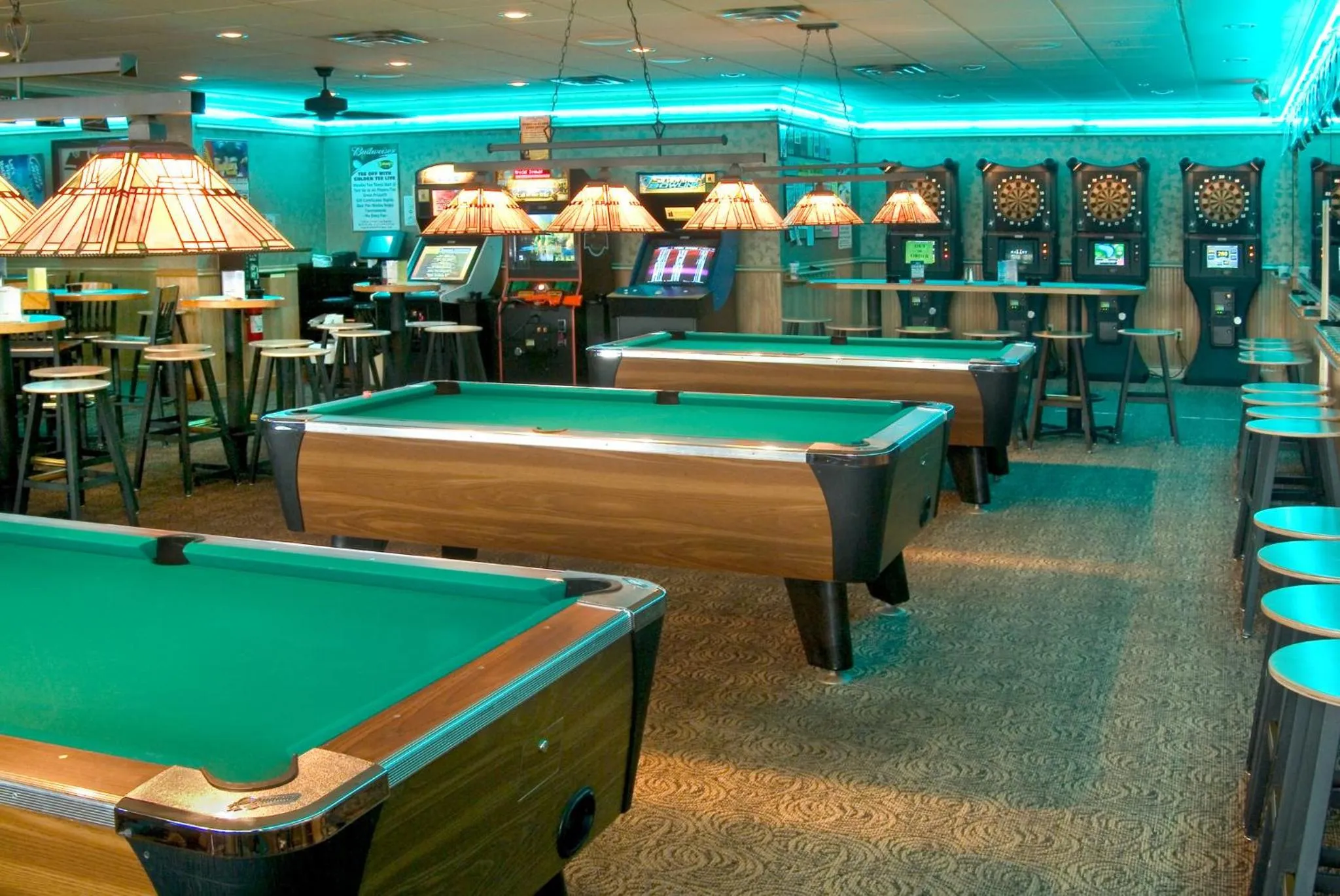 Lounge or bar in Holiday Inn Express Hotel & Suites-St. Paul by IHG