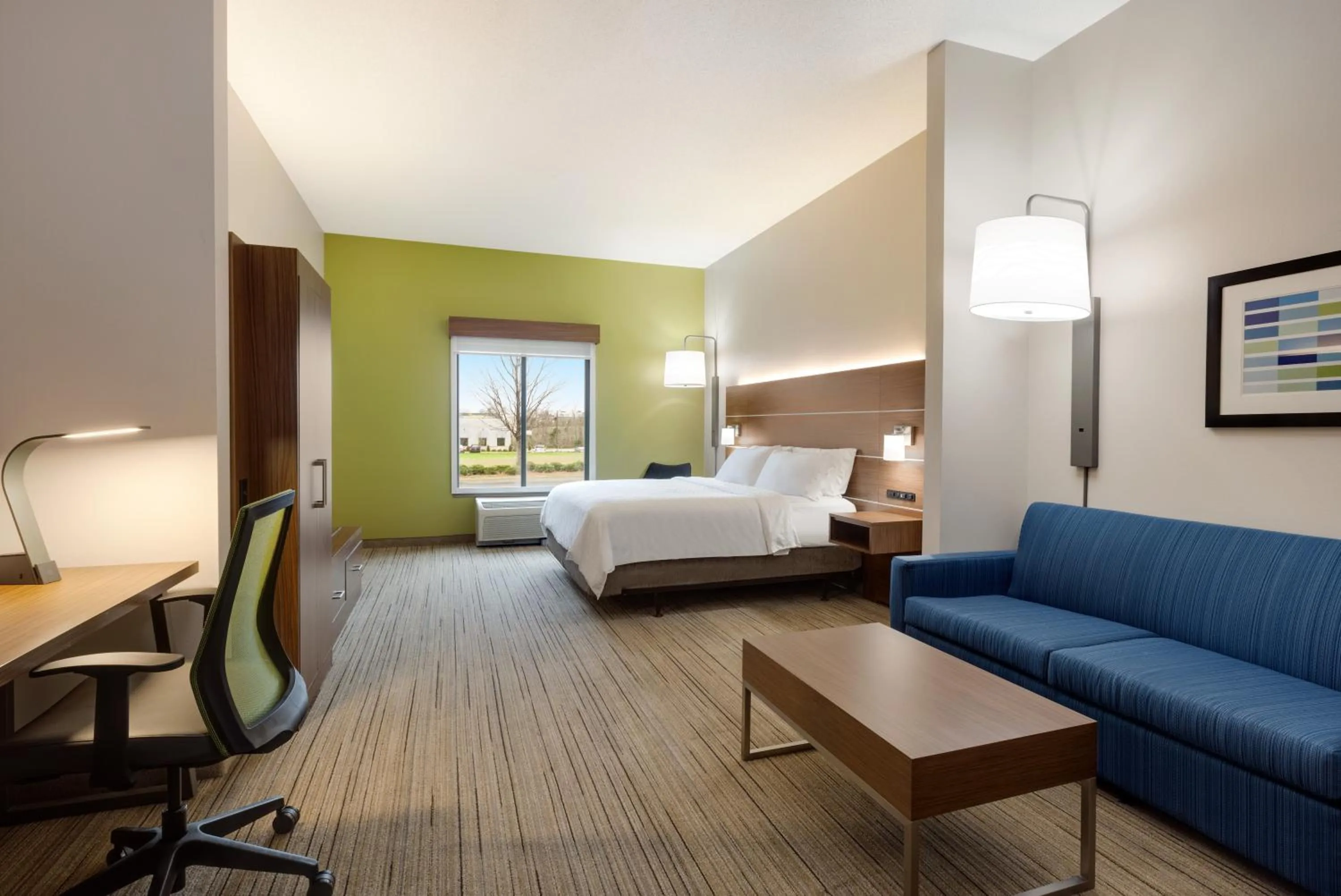 Bed in Holiday Inn Express Hotel & Suites Opelika Auburn by IHG