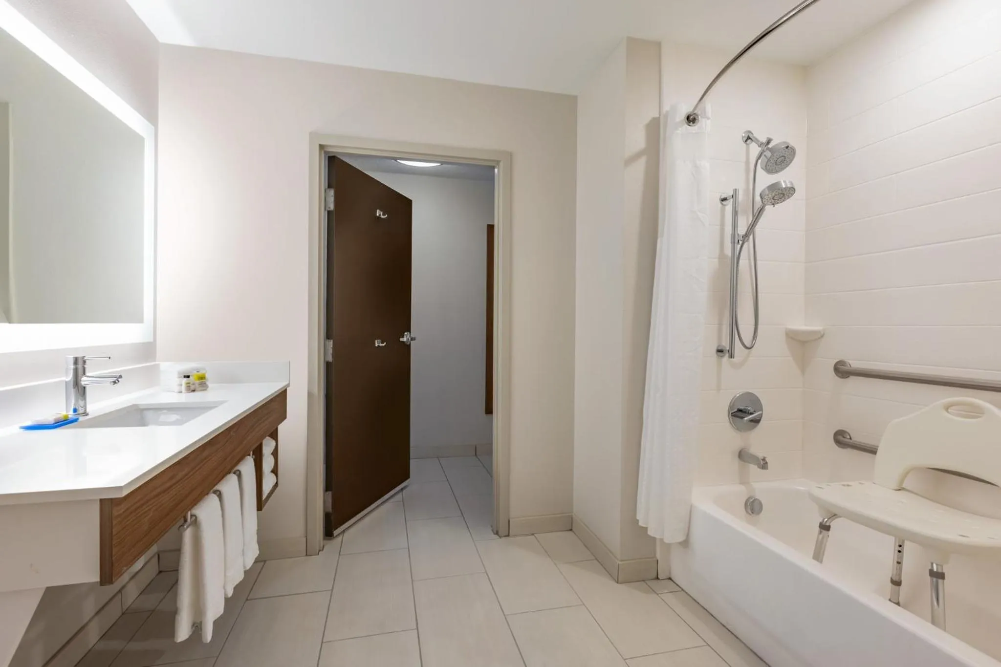 Bathroom in Holiday Inn Express Hotel & Suites Opelika Auburn by IHG