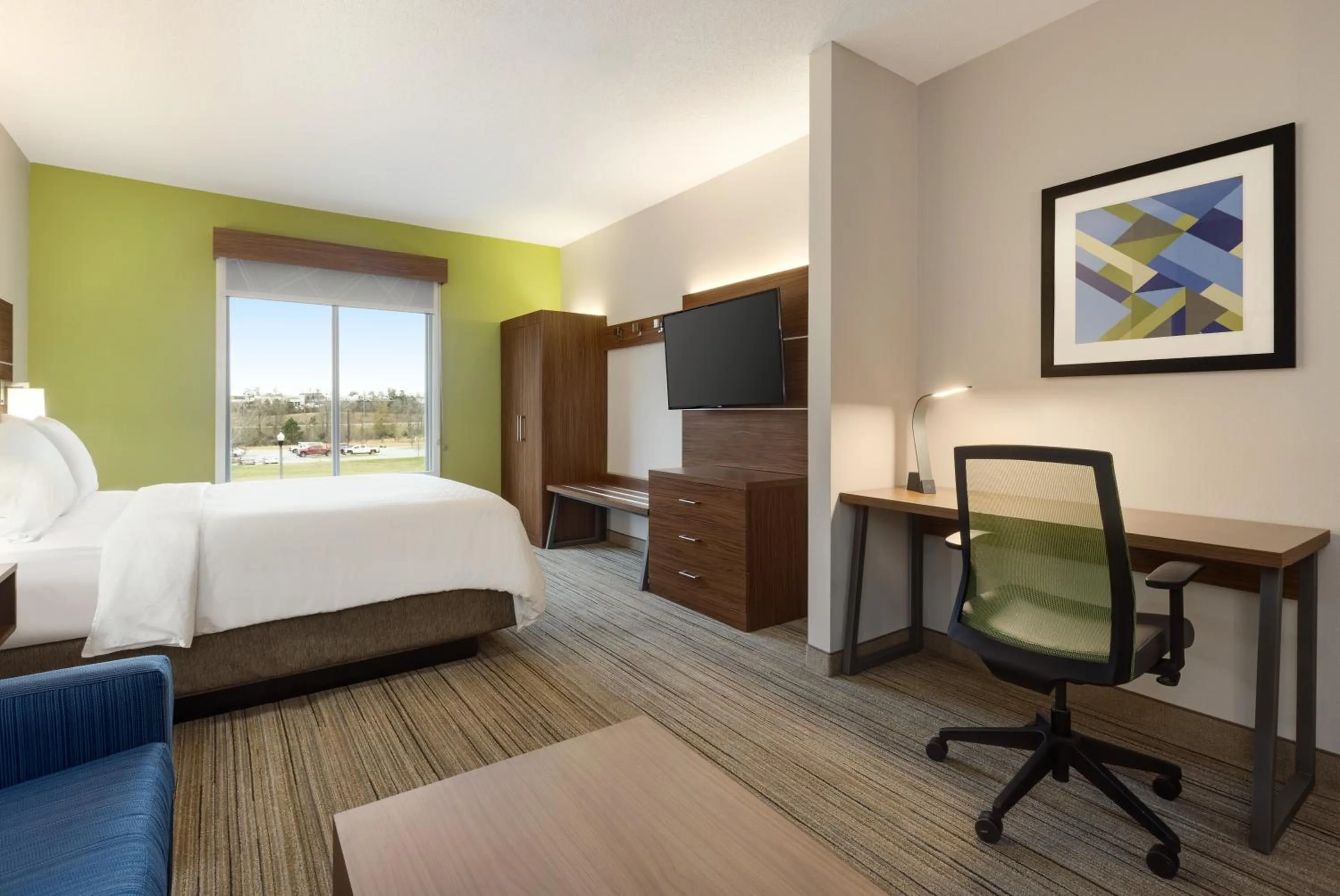 Bed in Holiday Inn Express Hotel & Suites Opelika Auburn by IHG