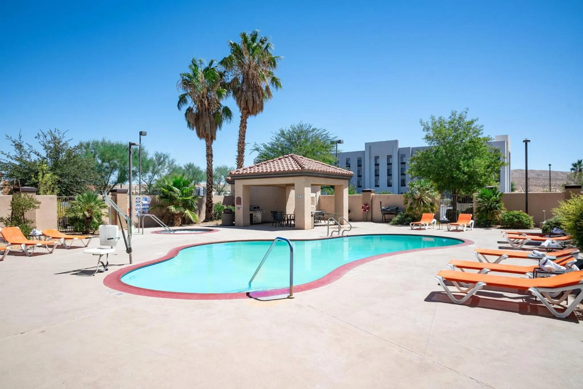 Swimming pool in Holiday Inn Express Hotel & Suites Barstow by IHG