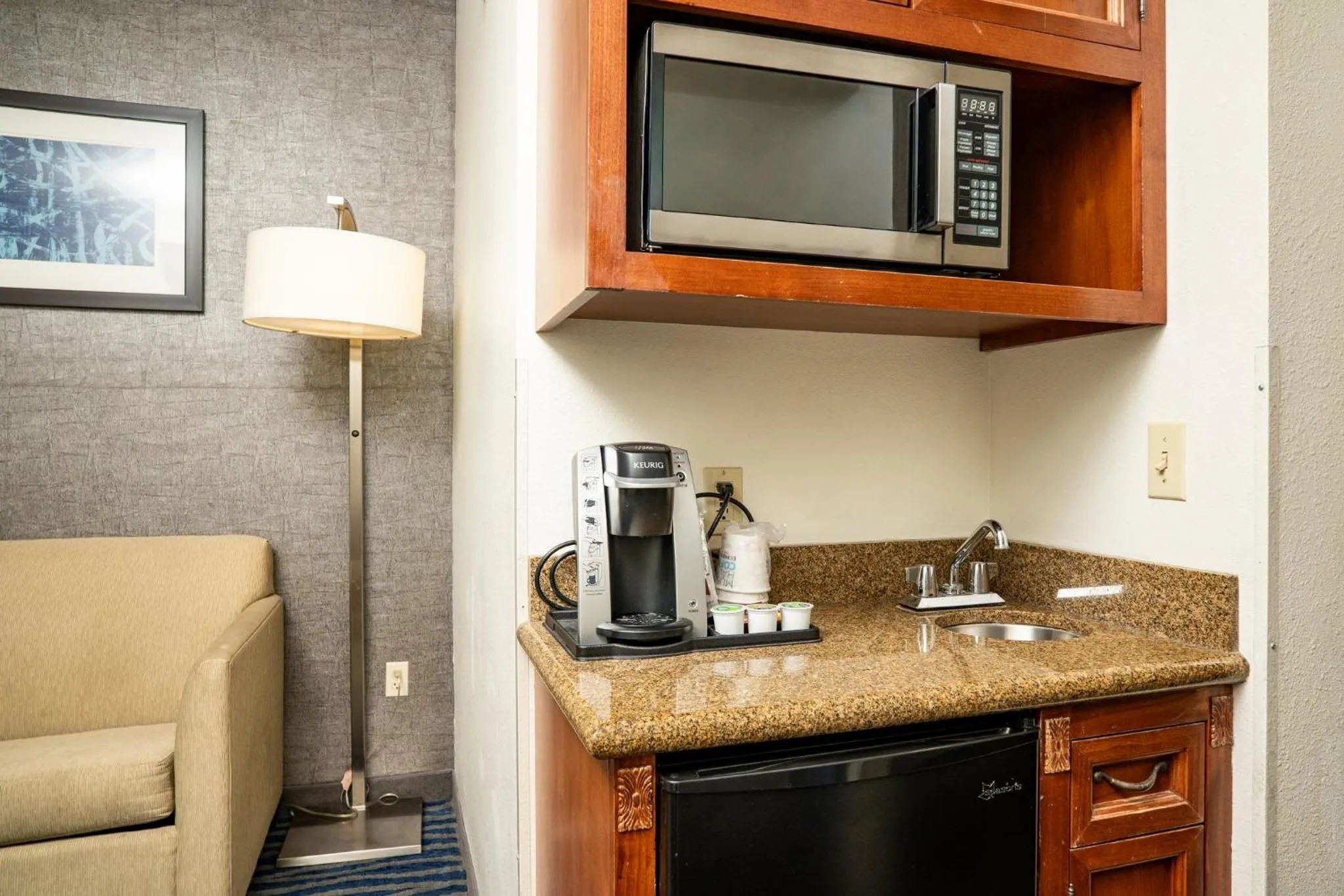 Photo of the whole room in Holiday Inn Express Hotel & Suites Barstow by IHG