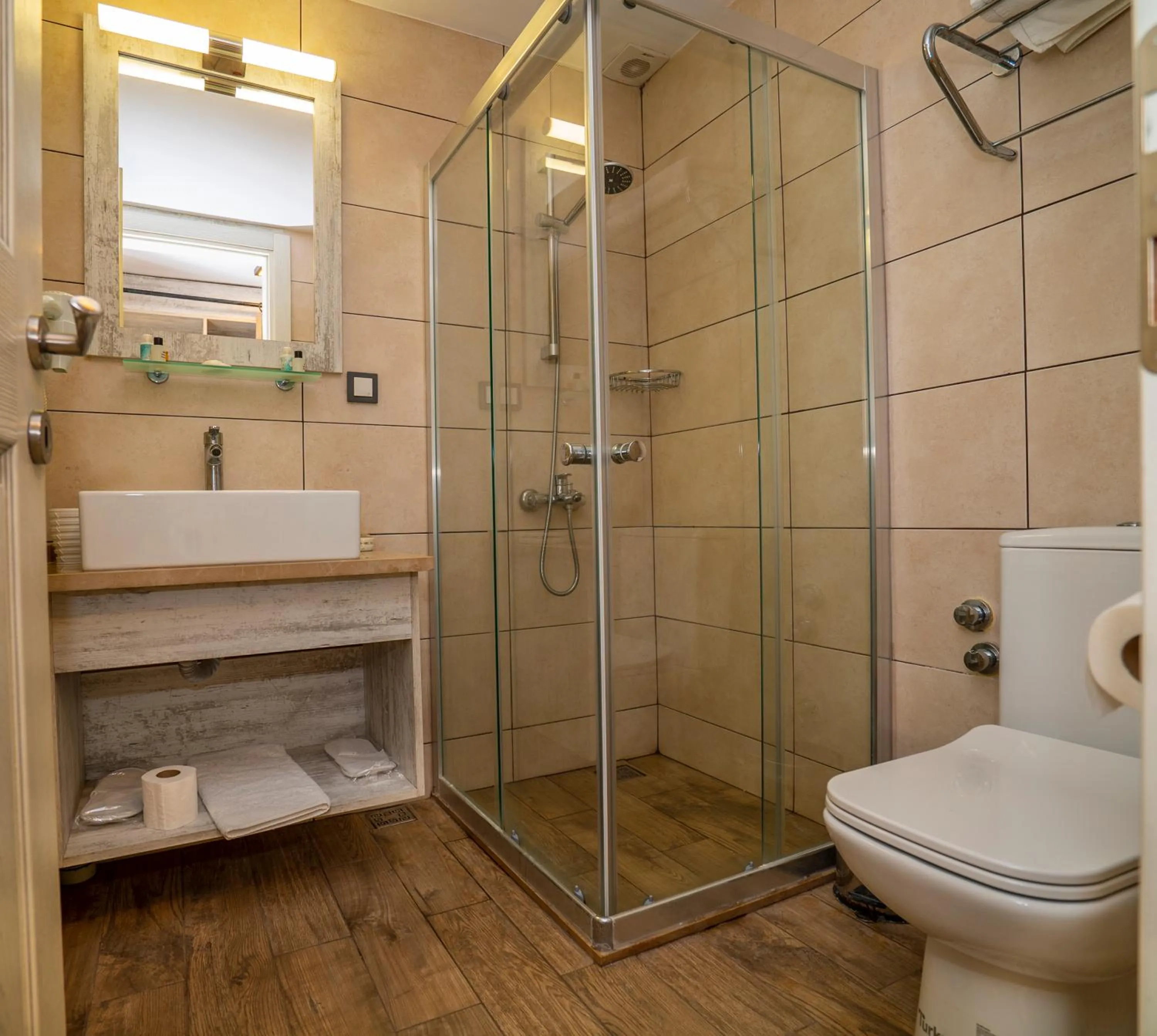 Bathroom in Sifne Thermal Otel