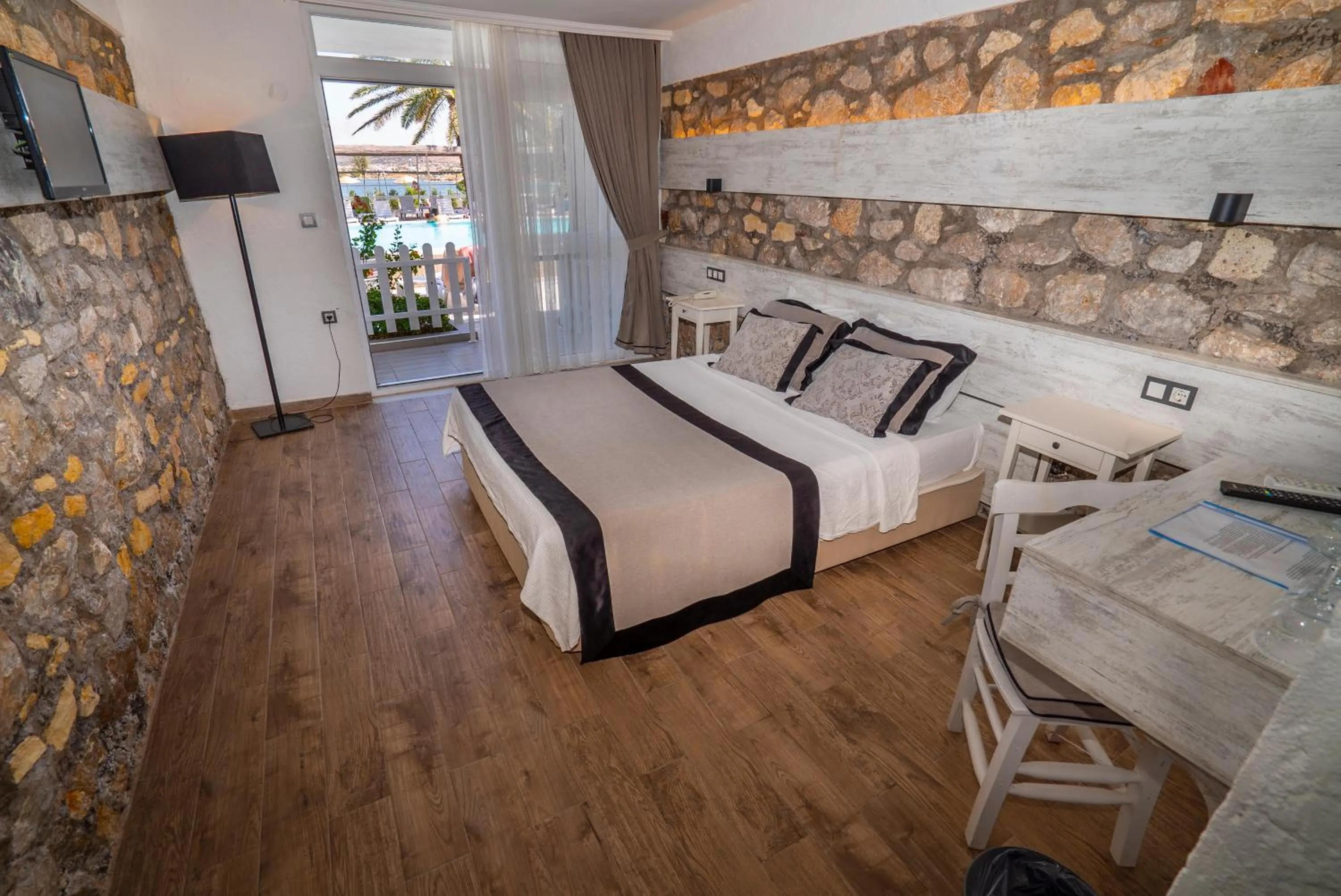 Bed in Sifne Thermal Otel