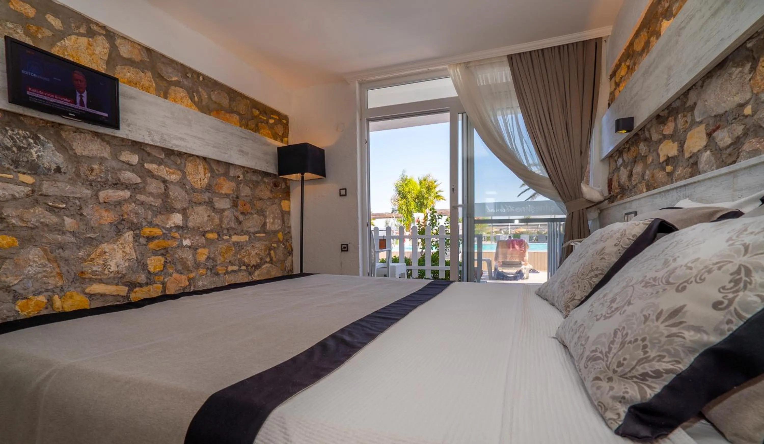 Bed in Sifne Thermal Otel