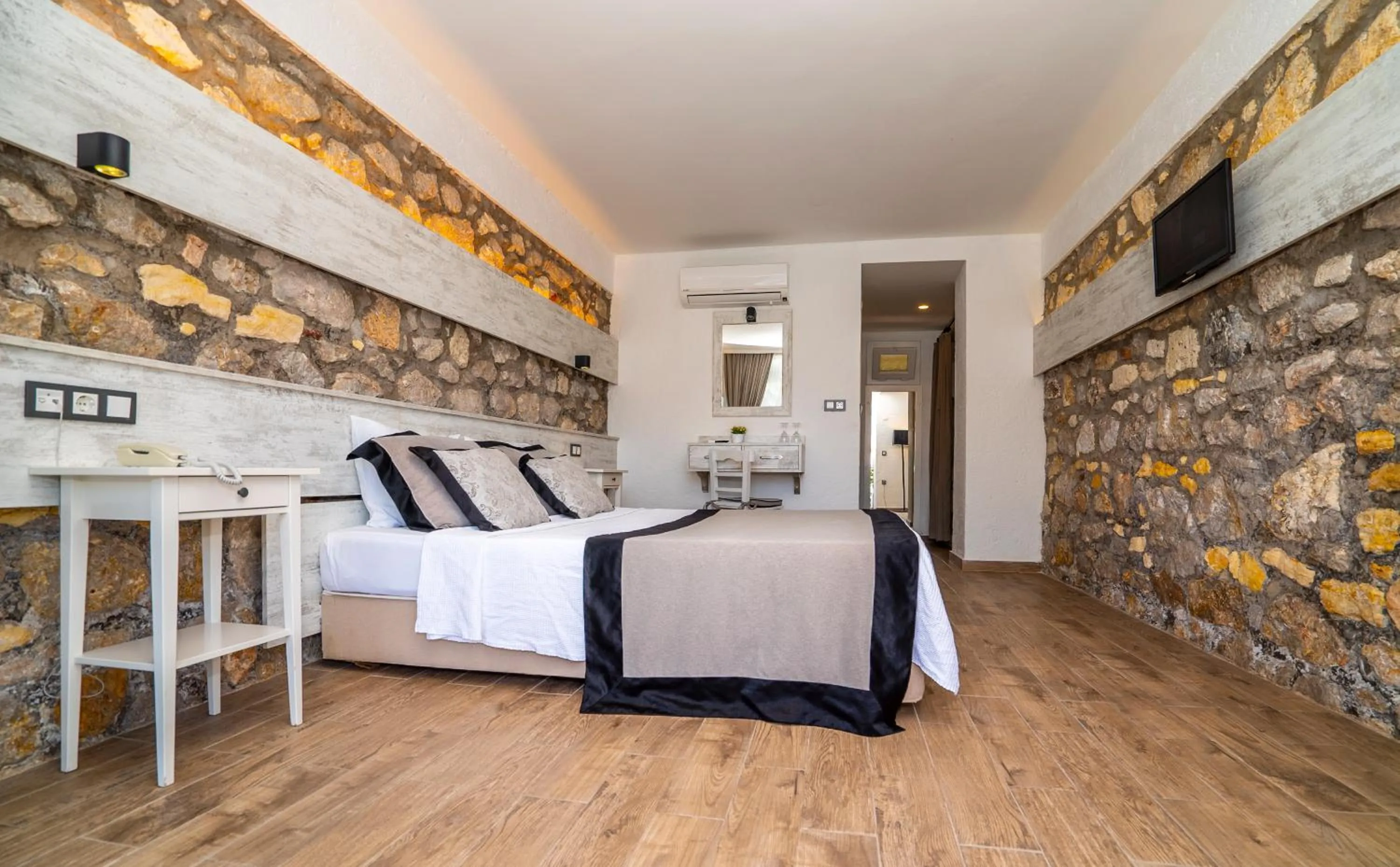 Bed in Sifne Thermal Otel