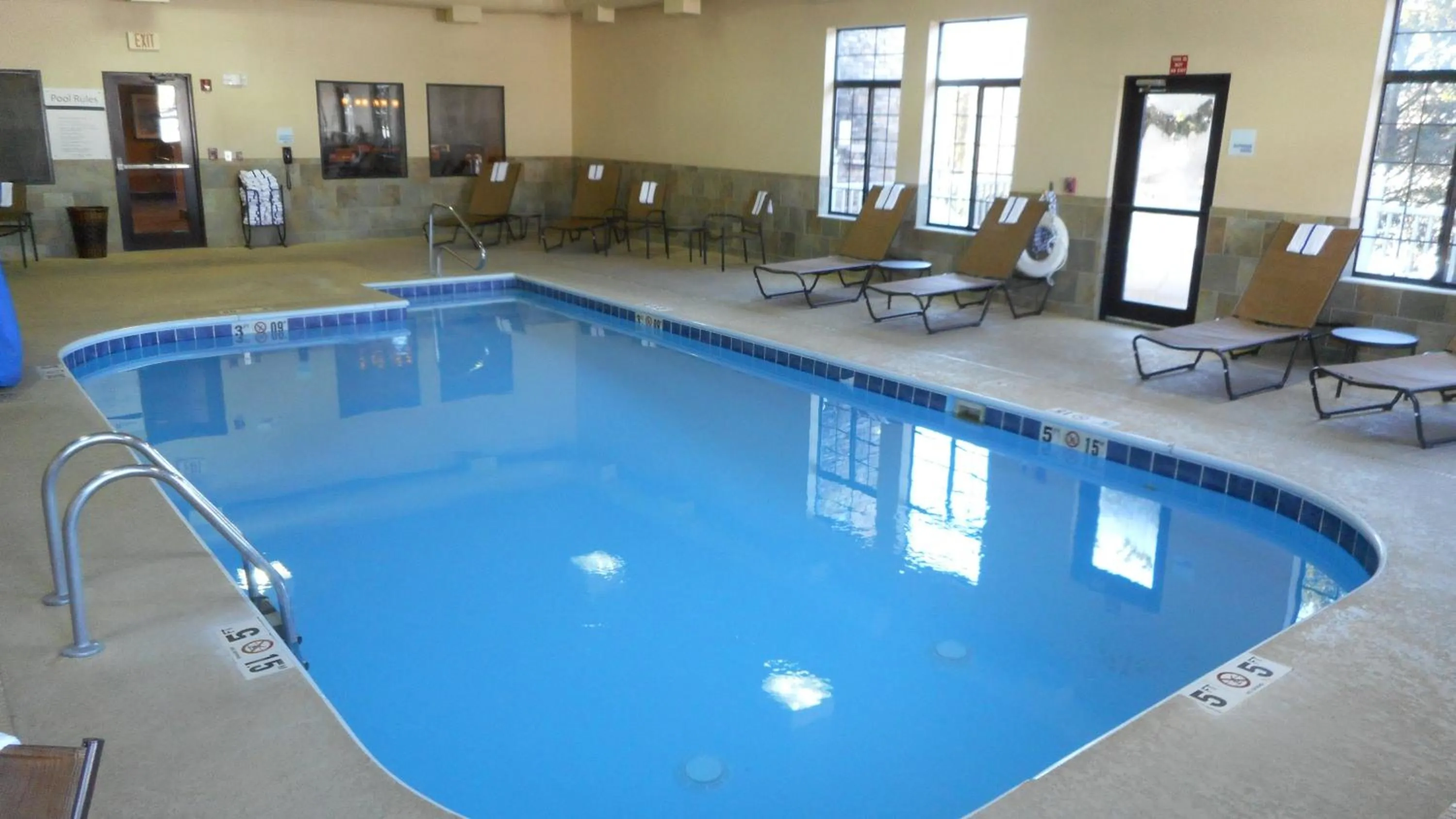 Swimming pool in Holiday Inn Express Hocking Hills-Logan by IHG