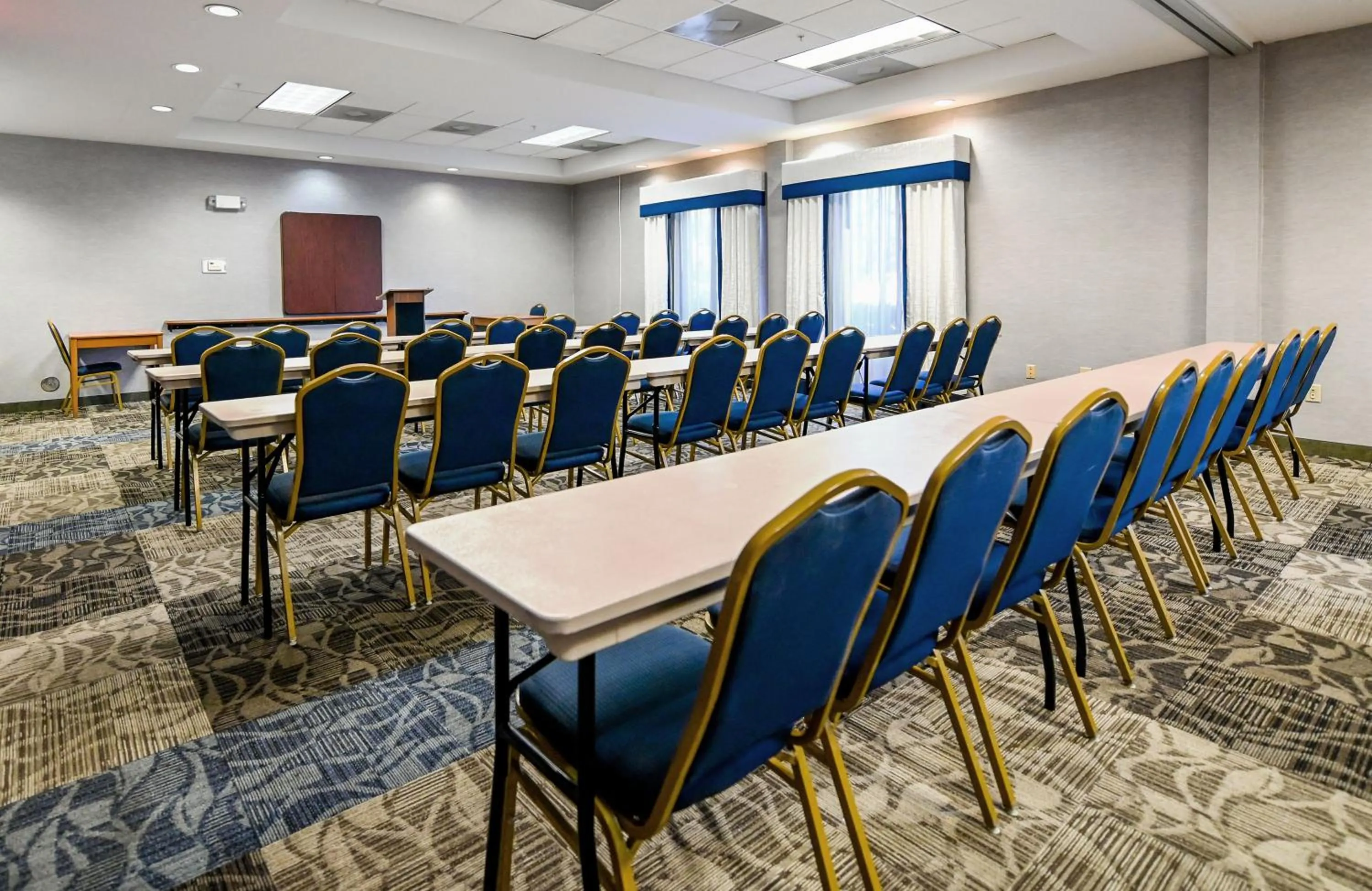 Meeting/conference room in Holiday Inn Express Ashland by IHG