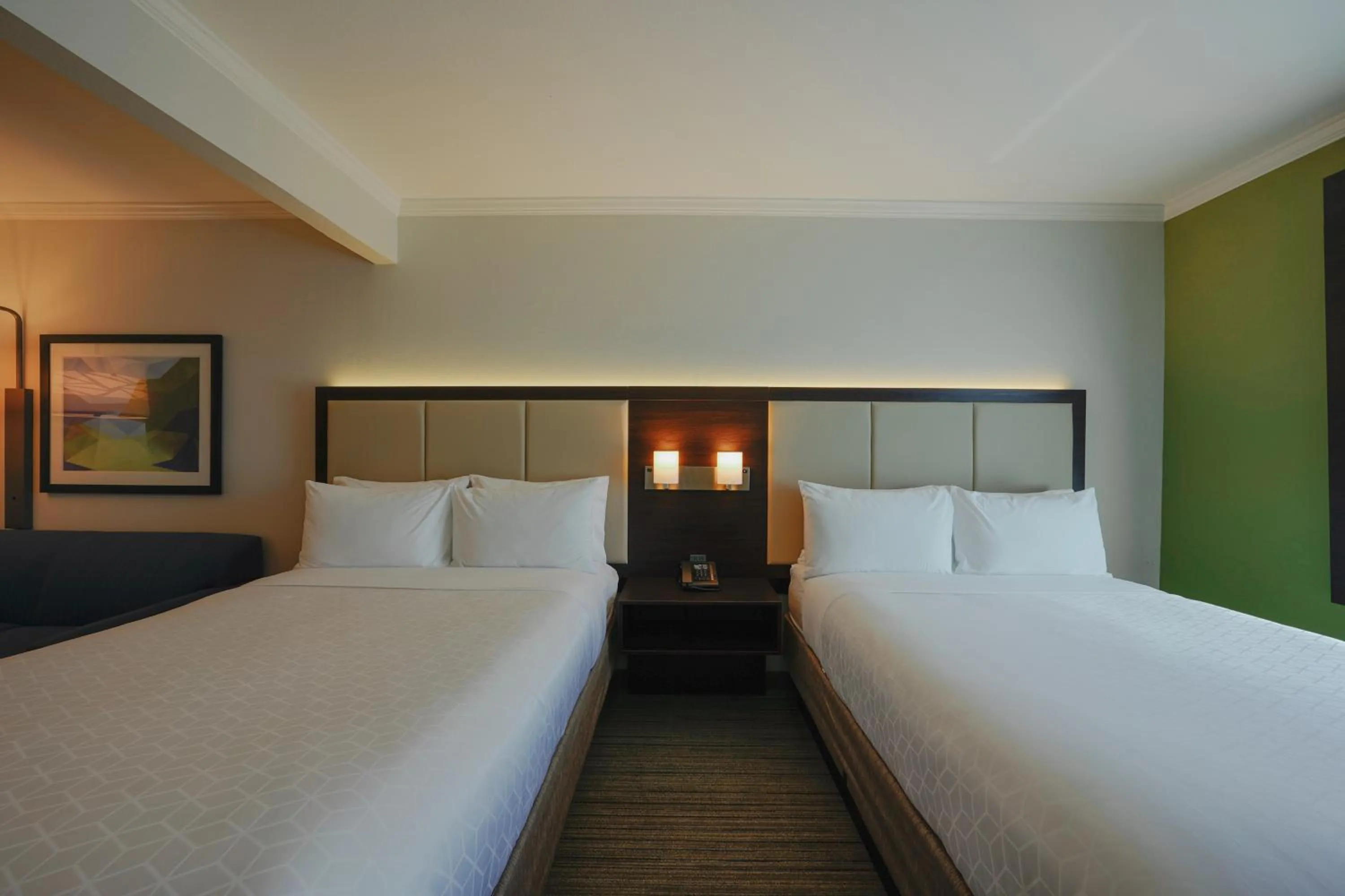 Bedroom, Bed in Holiday Inn Express & Suites Santa Clara - Silicon Valley by IHG