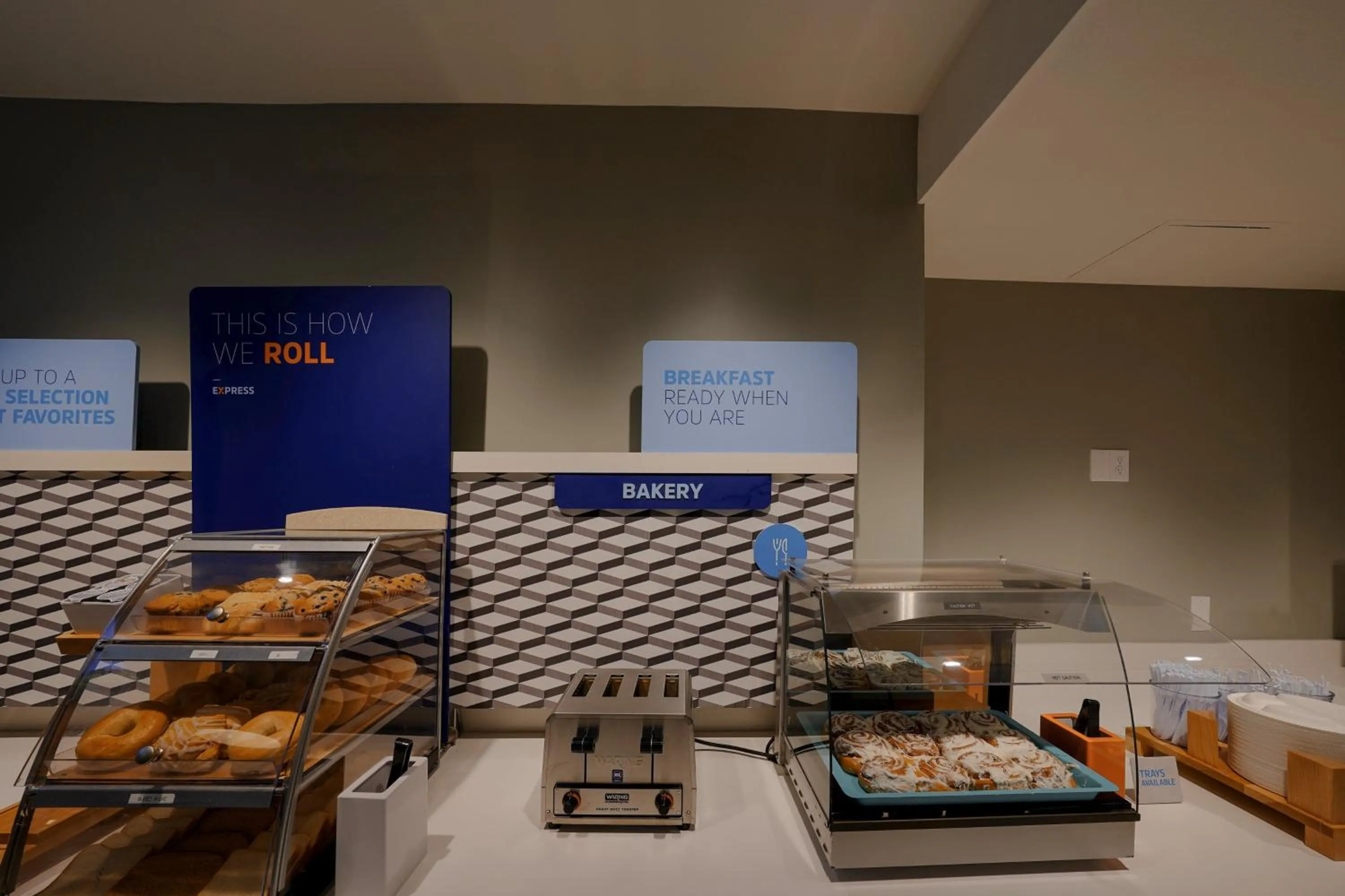 Breakfast in Holiday Inn Express & Suites Santa Clara - Silicon Valley by IHG