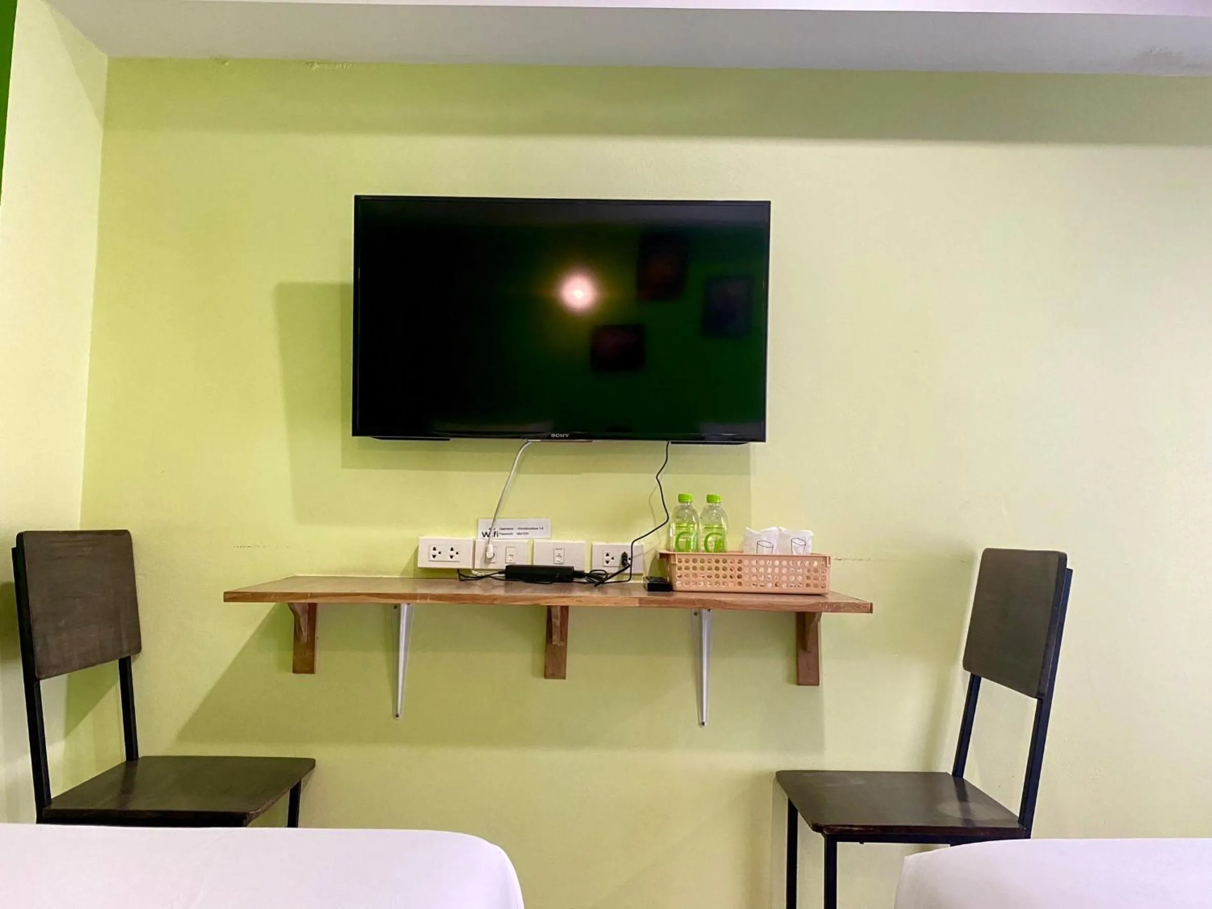 TV and multimedia in Chinda Boutique Hotel