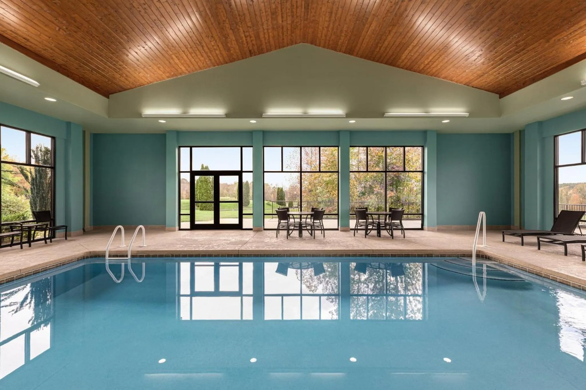 Swimming pool in Holiday Inn Express & Suites Lexington North West-The Vineyard by IHG