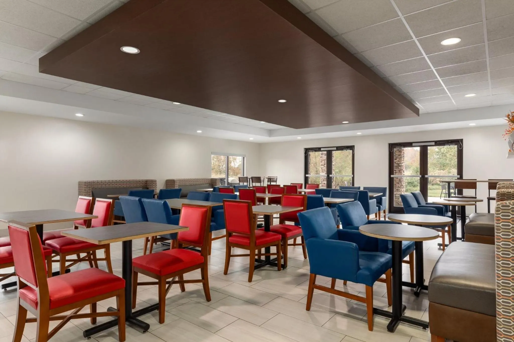 Breakfast in Holiday Inn Express & Suites Lexington North West-The Vineyard by IHG
