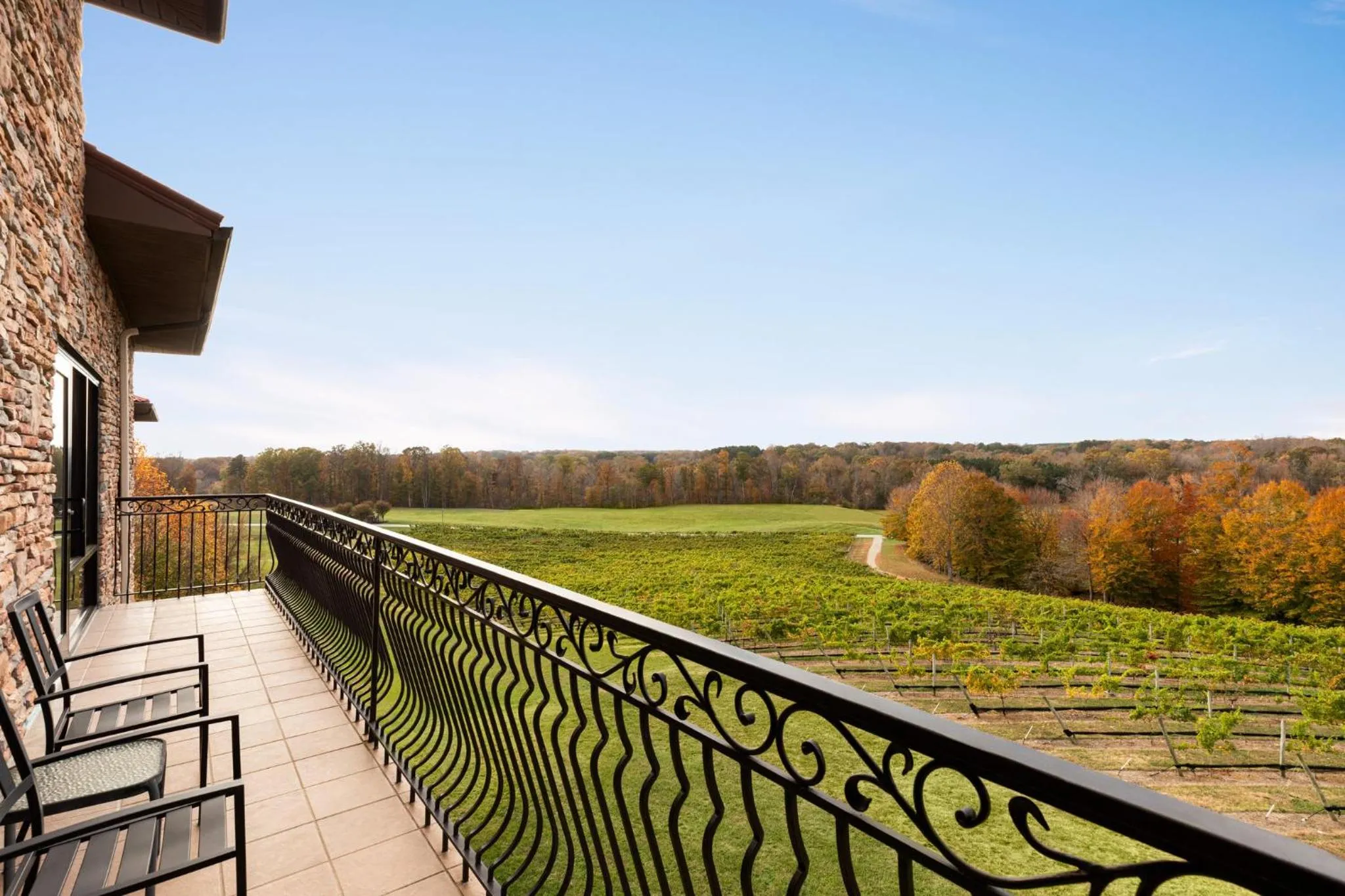Photo of the whole room in Holiday Inn Express & Suites Lexington North West-The Vineyard by IHG