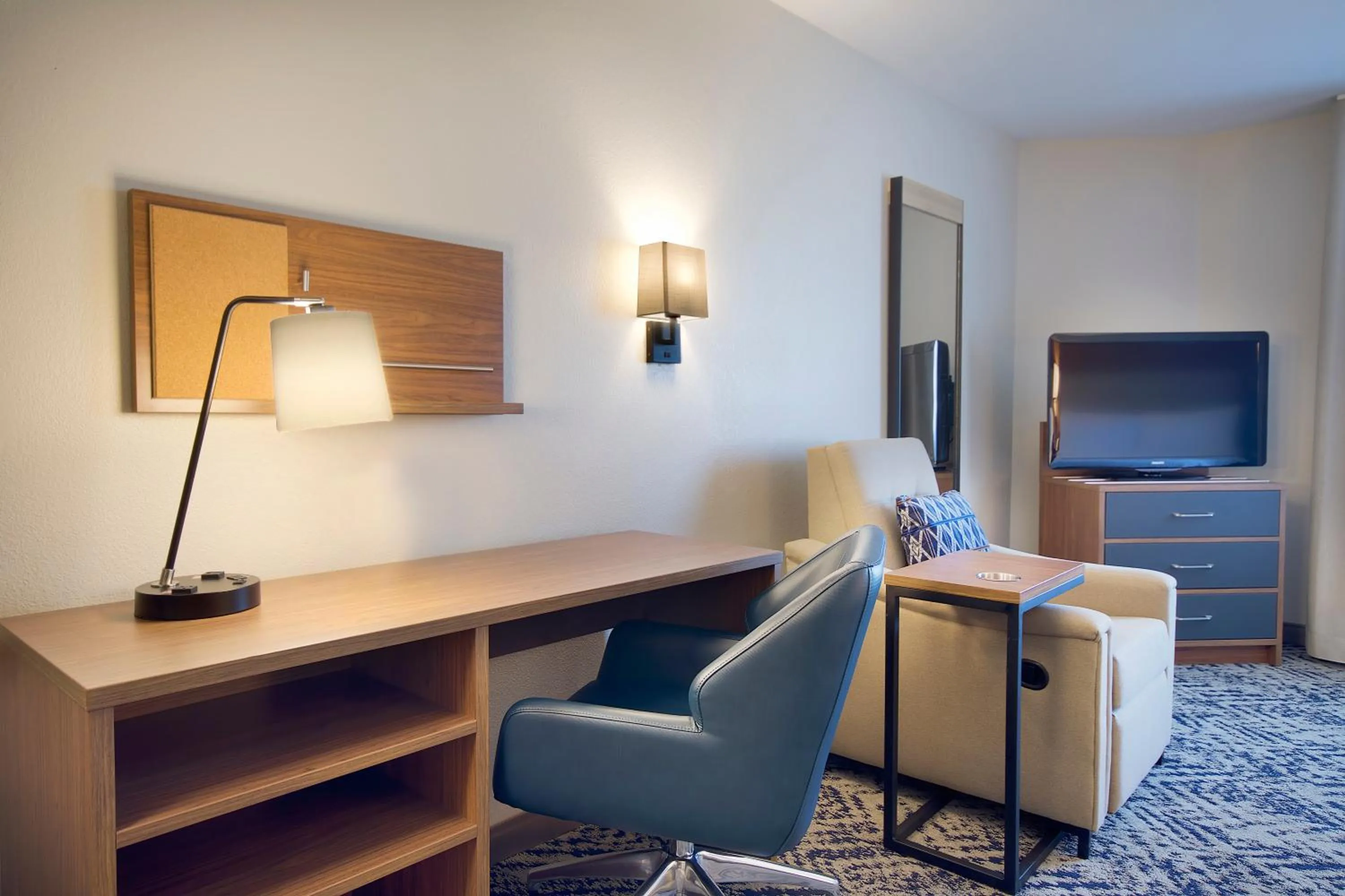 Living room in Candlewood Suites Buffalo Amherst by IHG