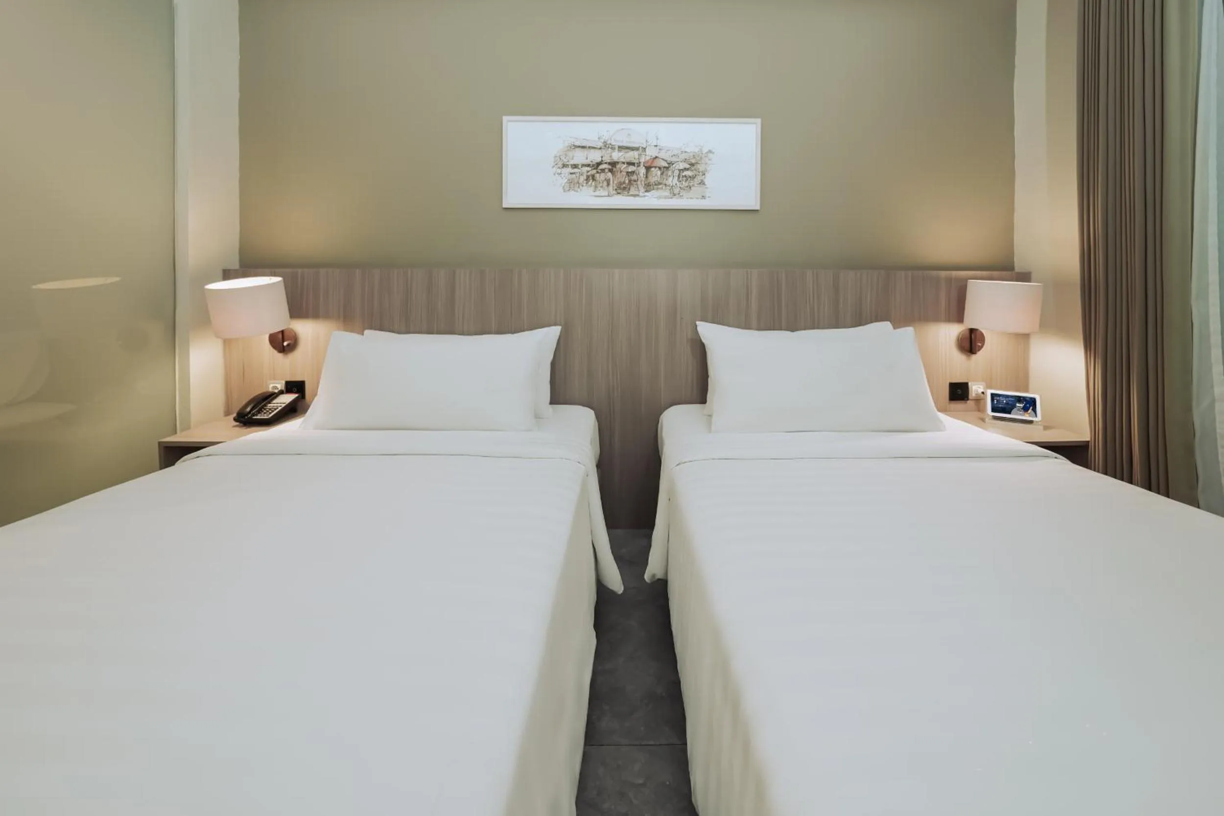 Bedroom, Bed in Aston Inn Mataram