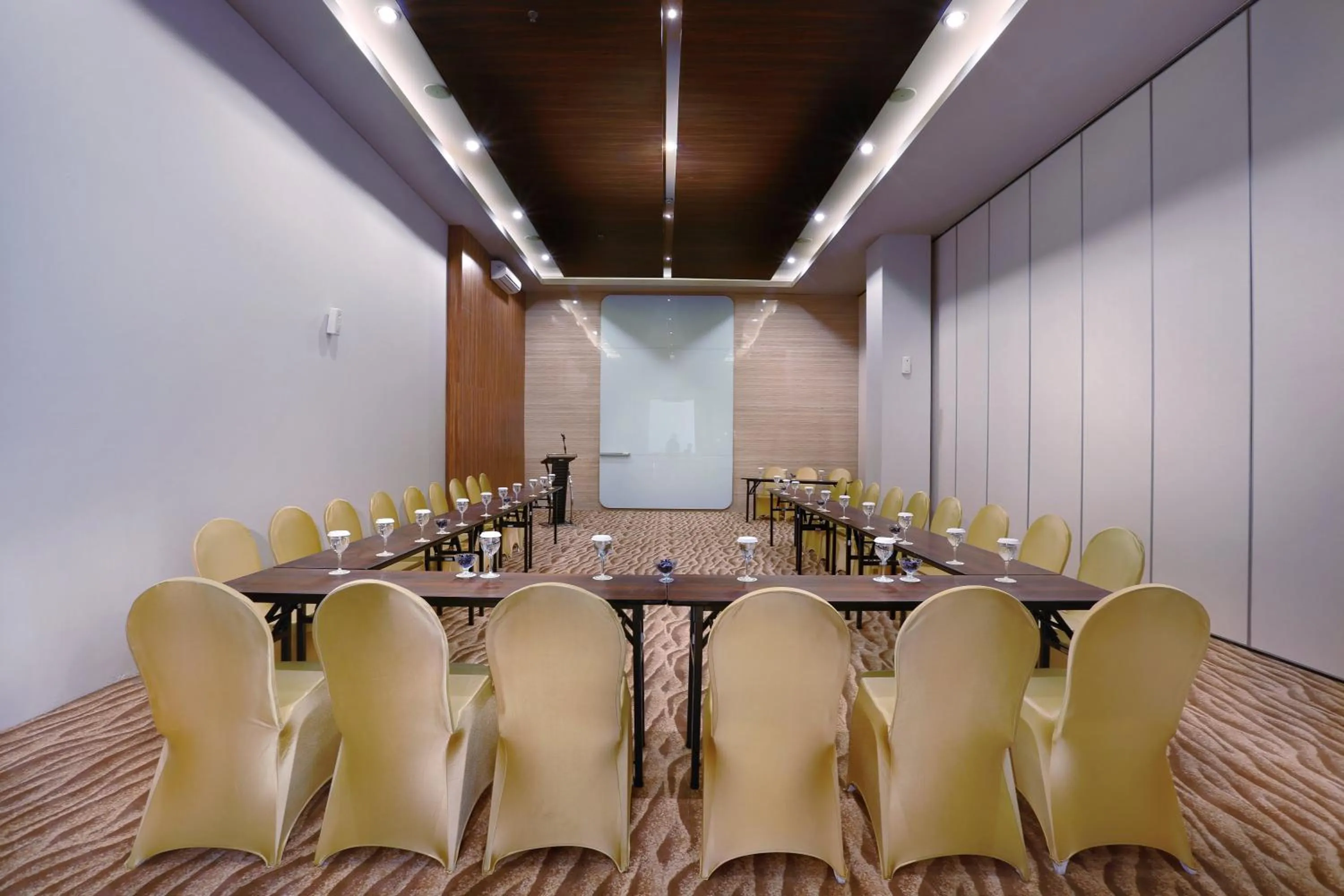 Meeting/conference room in Aston Inn Mataram