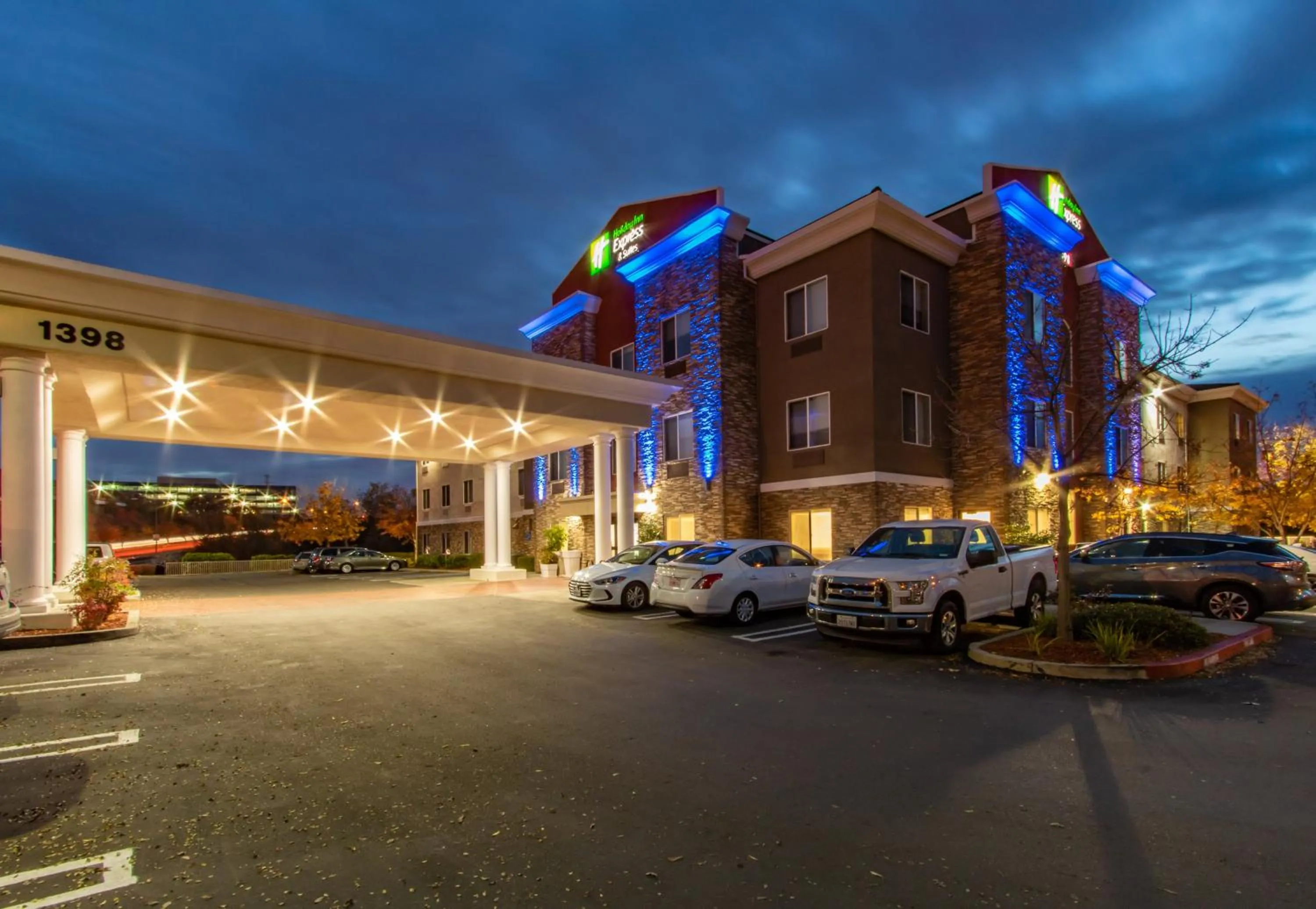 Property building in Holiday Inn Express Hotel & Suites Roseville - Galleria Area by IHG