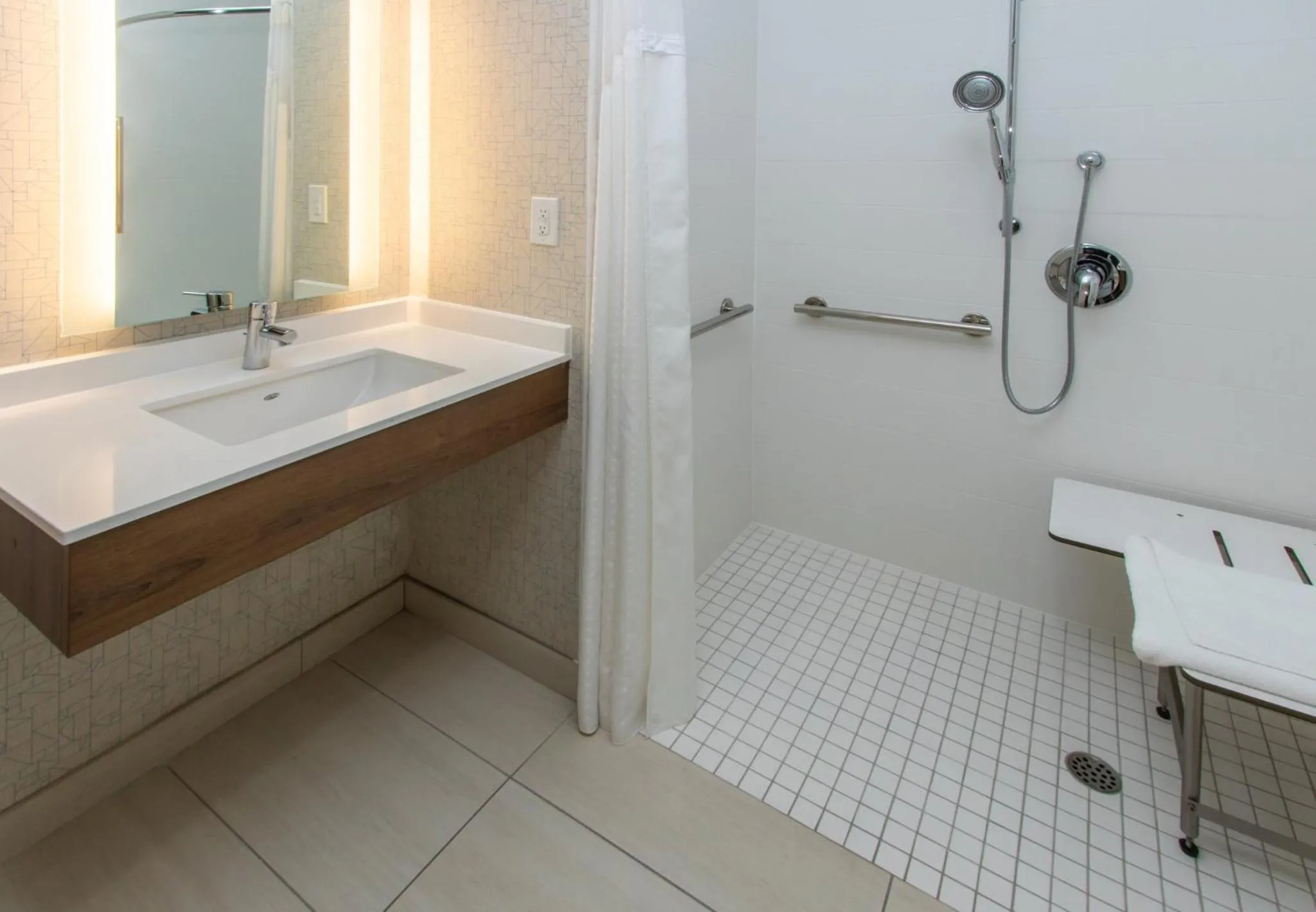 Photo of the whole room in Holiday Inn Express Hotel & Suites Roseville - Galleria Area by IHG