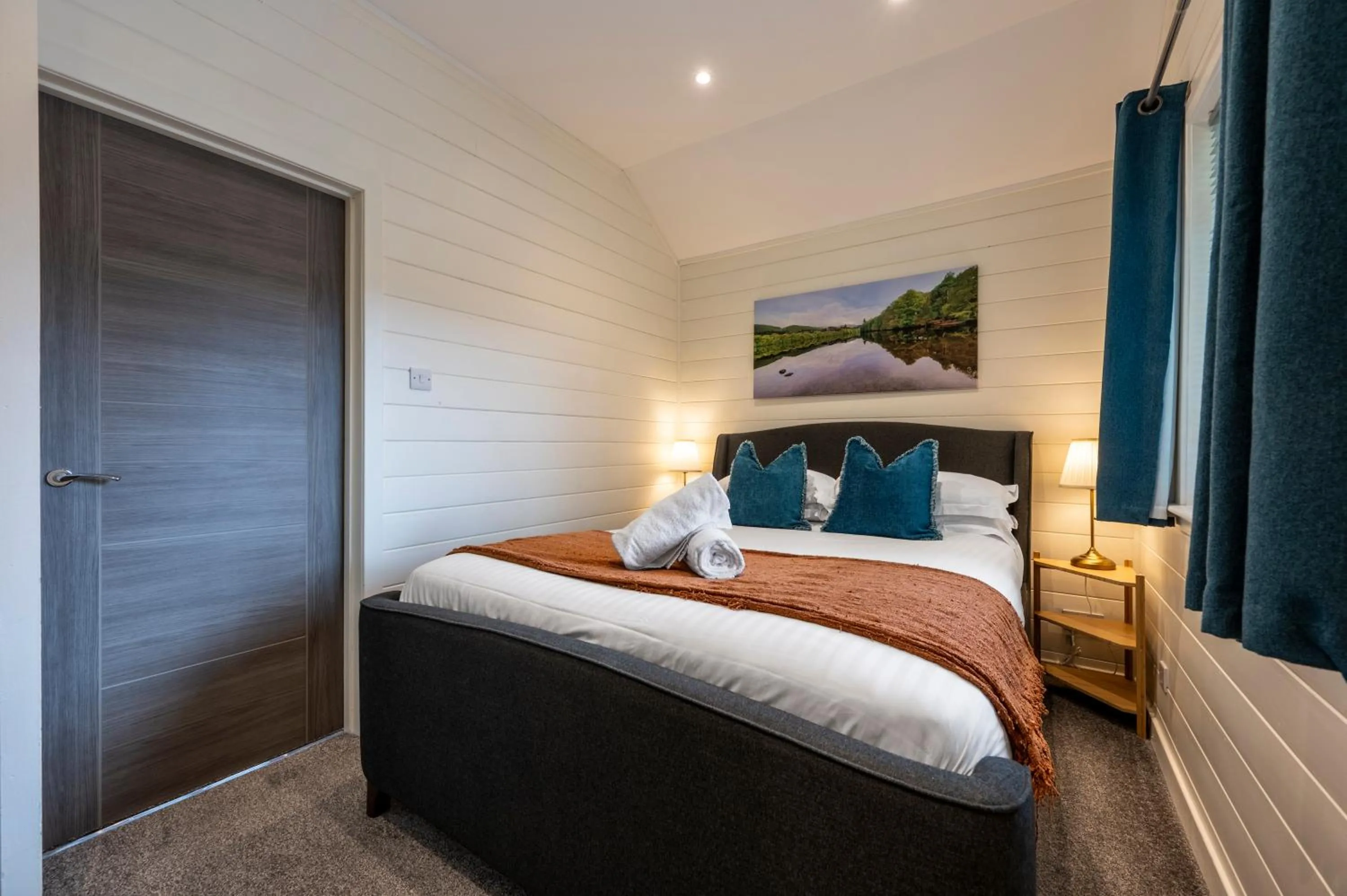 Bed in Kinnaird Woodland Lodges