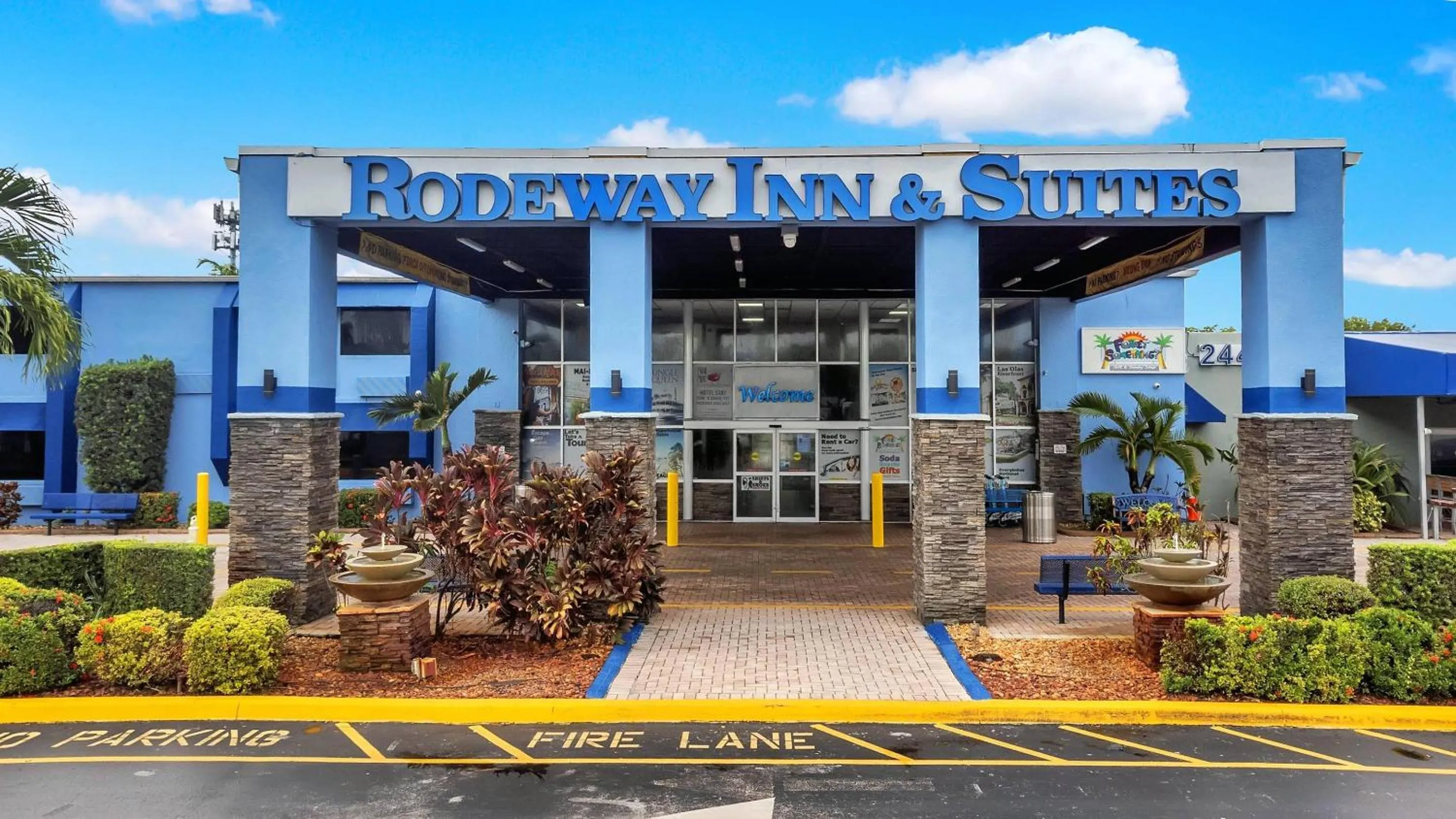 Property building in Rodeway Inn & Suites Fort Lauderdale Airport & Cruise Port
