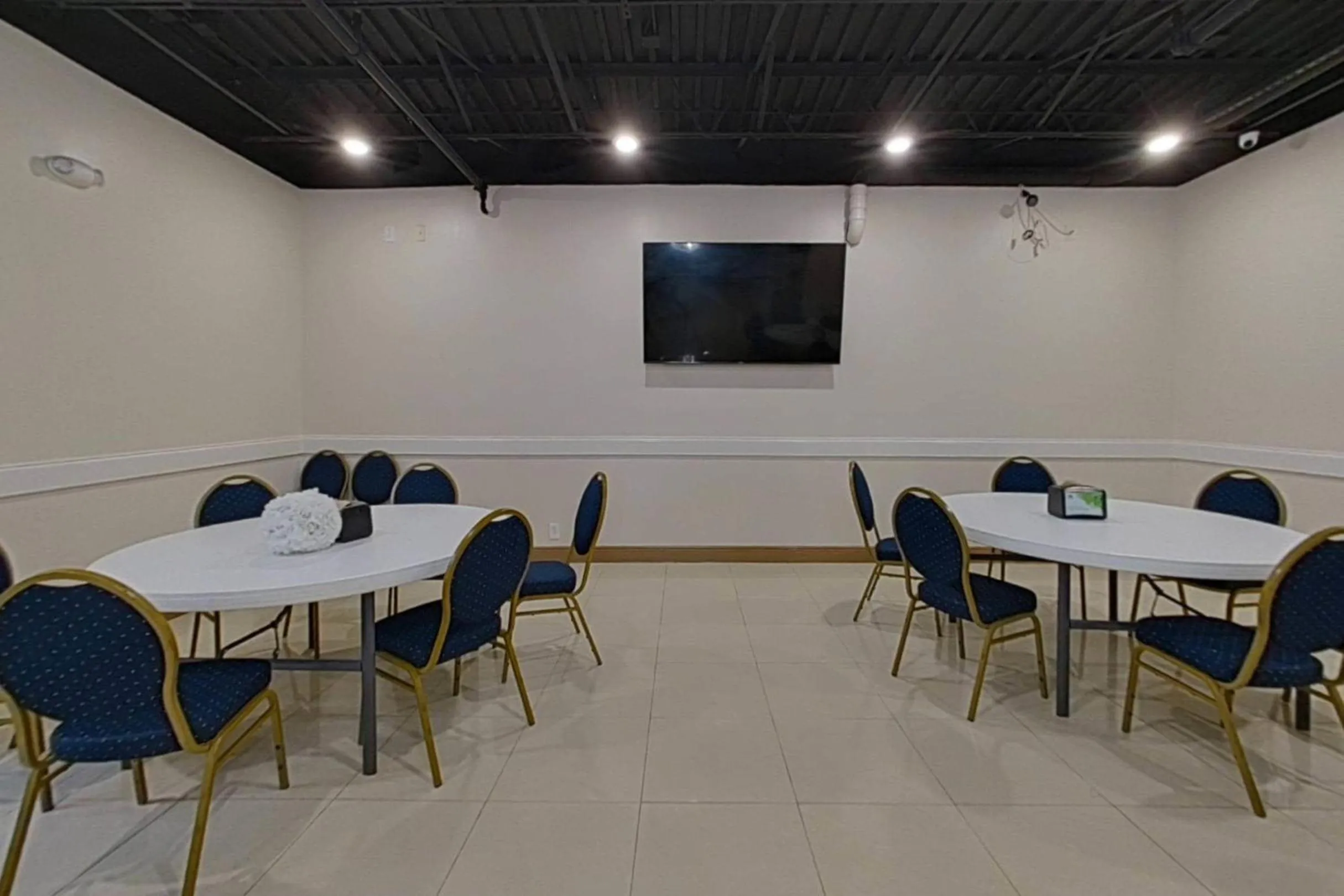 Breakfast in Rodeway Inn & Suites Fort Lauderdale Airport & Cruise Port