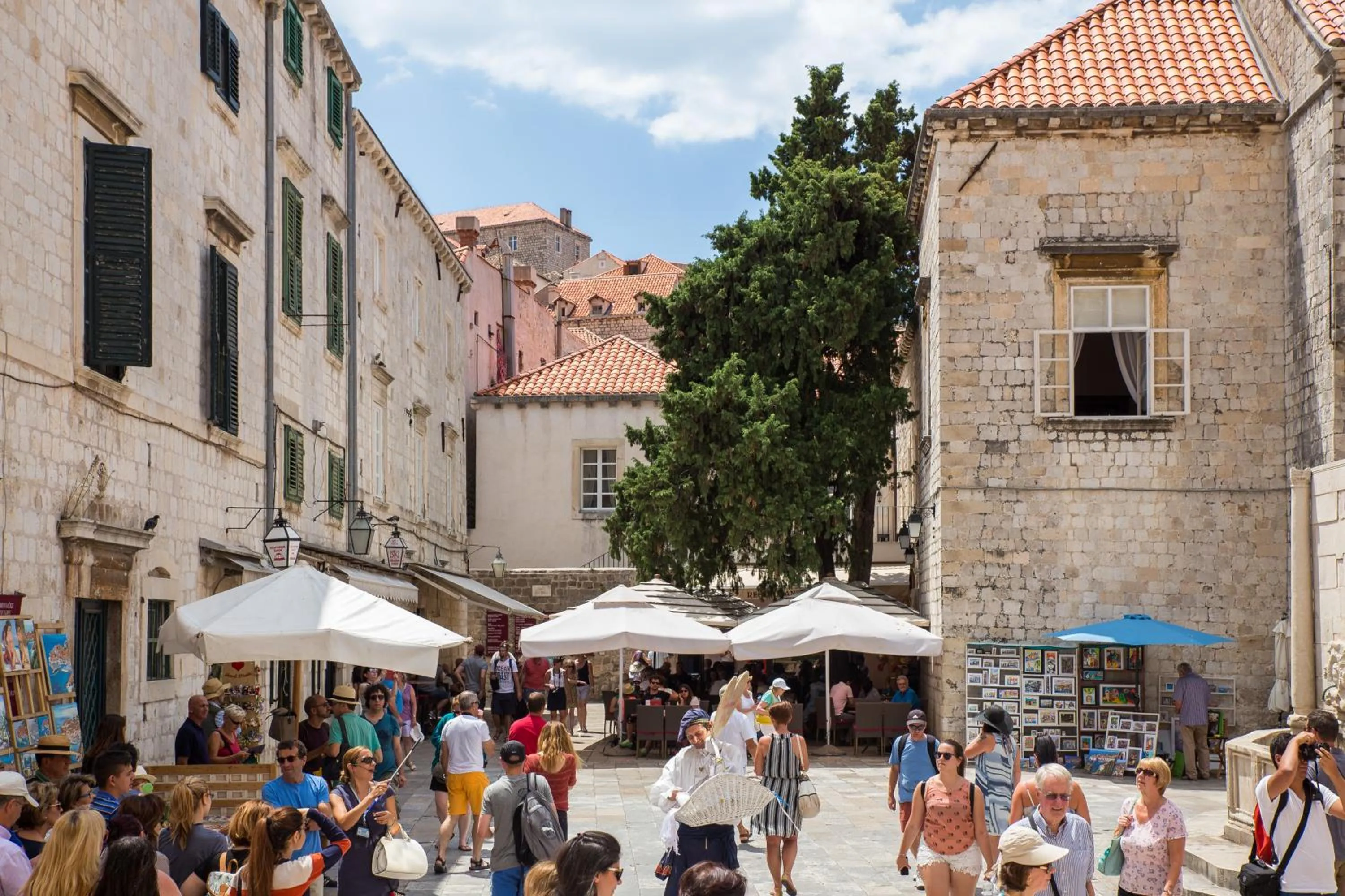 Nearby landmark in Klarisa Palace Rooms