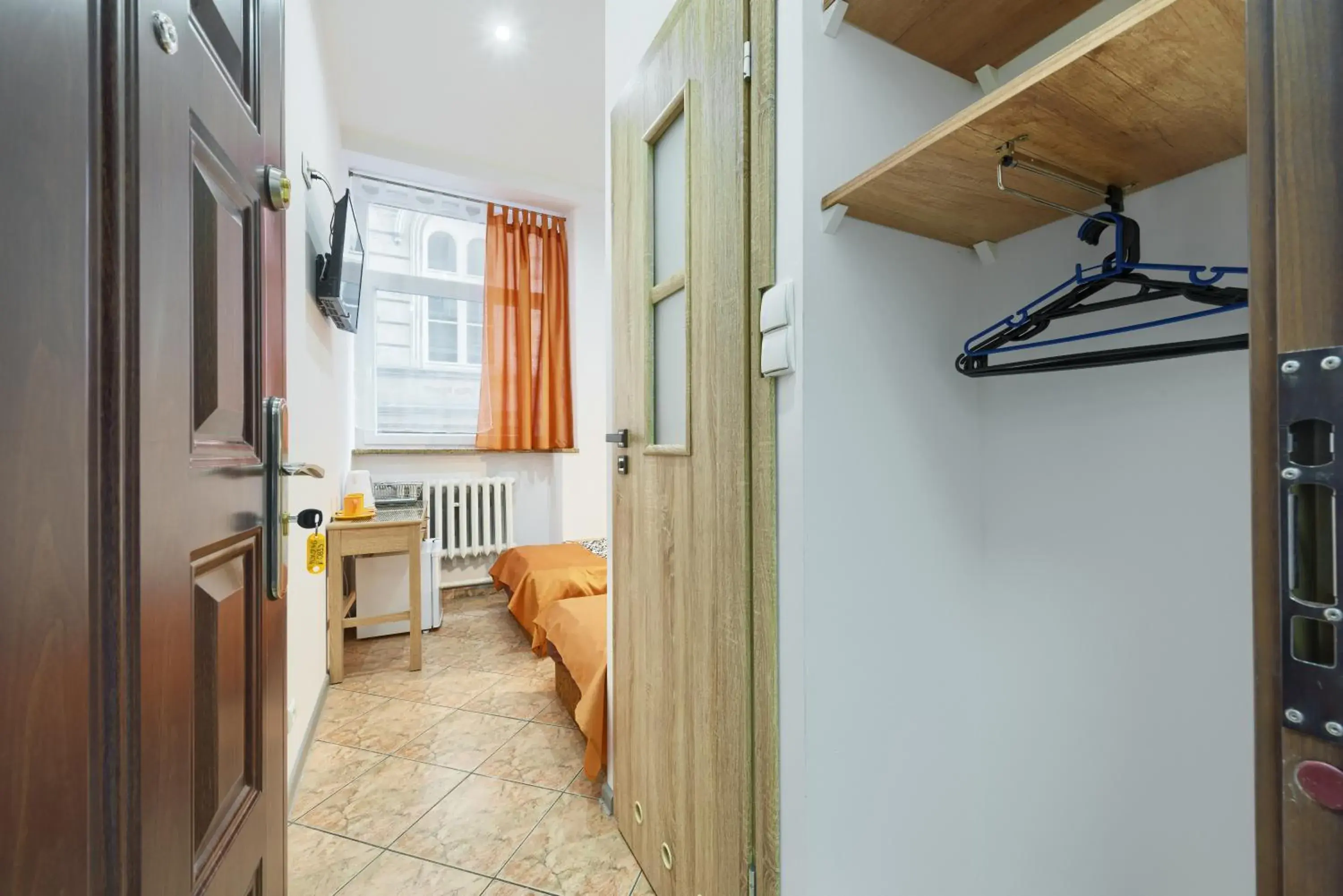 Standard Twin Room in hostelswidnicka24 Standard Twin Room in hostelswidnicka24