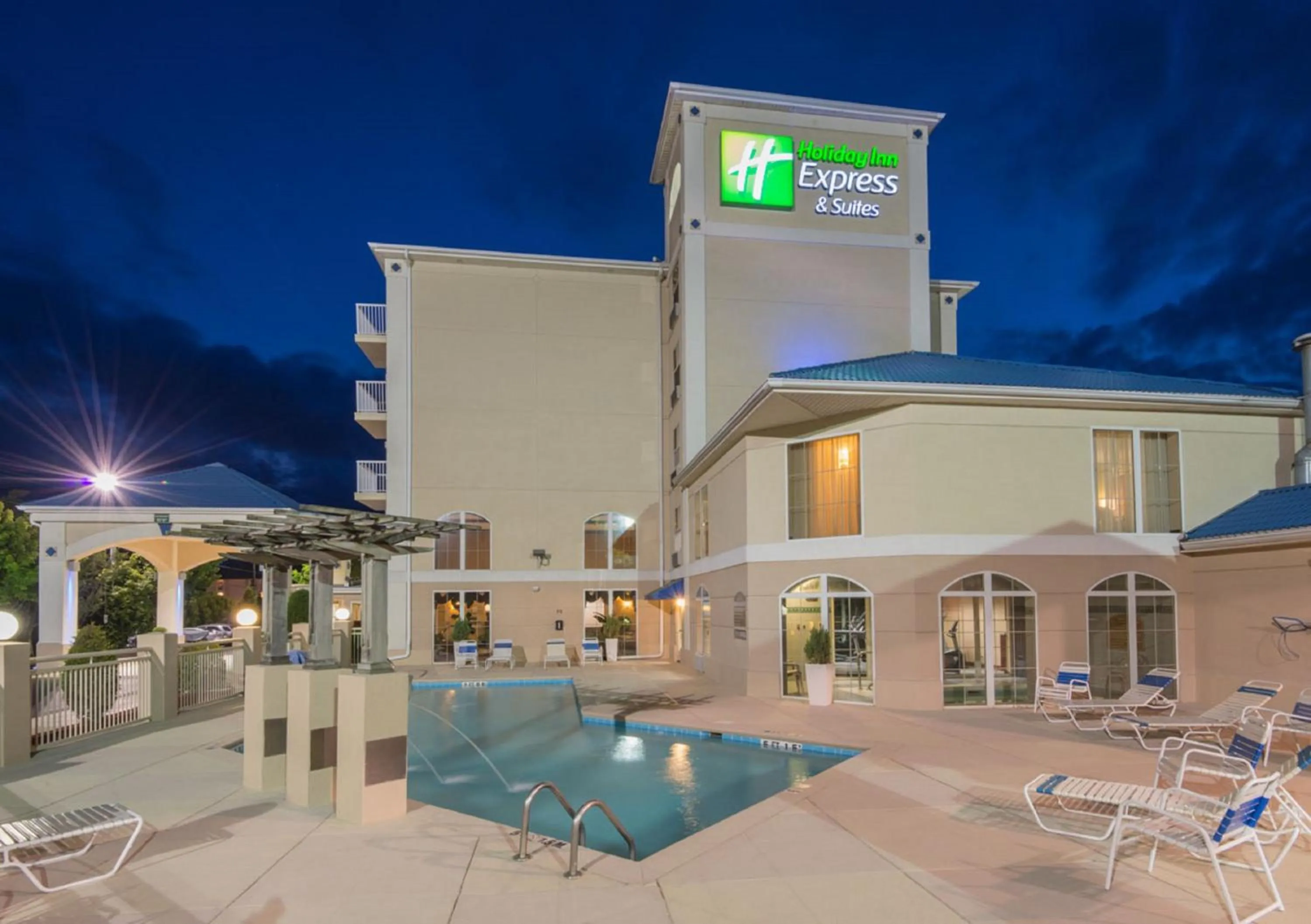 Swimming pool in Holiday Inn Express & Suites Asheville SW - Outlet Ctr Area by IHG