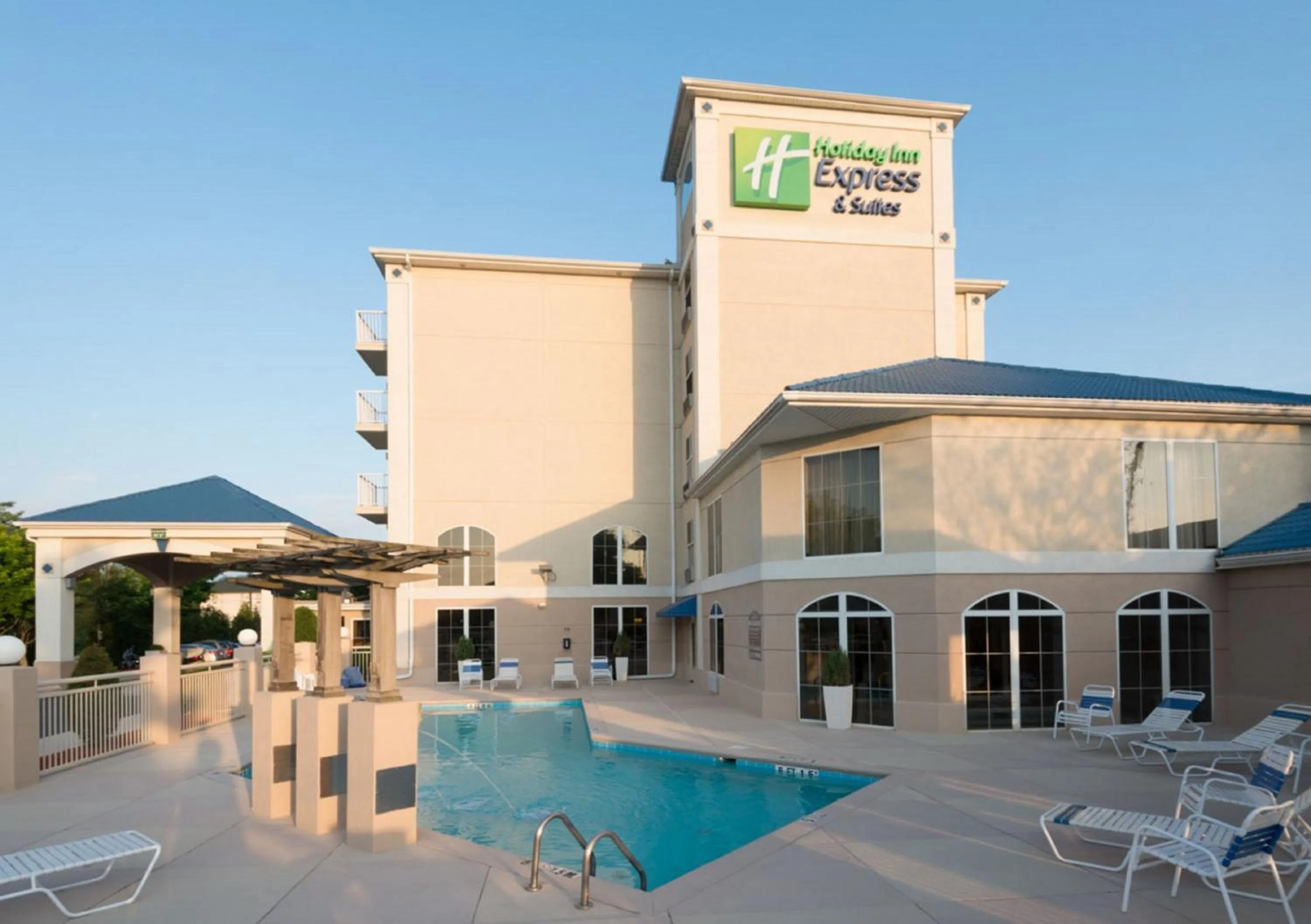 Swimming pool in Holiday Inn Express & Suites Asheville SW - Outlet Ctr Area by IHG