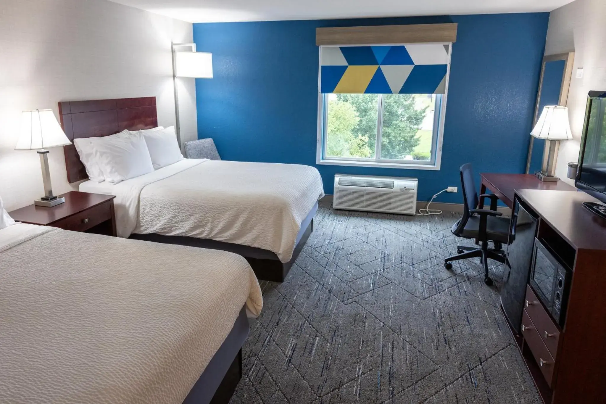 Standard Queen Room with Two Queen Beds in Holiday Inn Express Hotel & Suites Wichita Airport by IHG Standard Queen Room with Two Queen Beds in Holiday Inn Express Hotel & Suites Wichita Airport by IHG