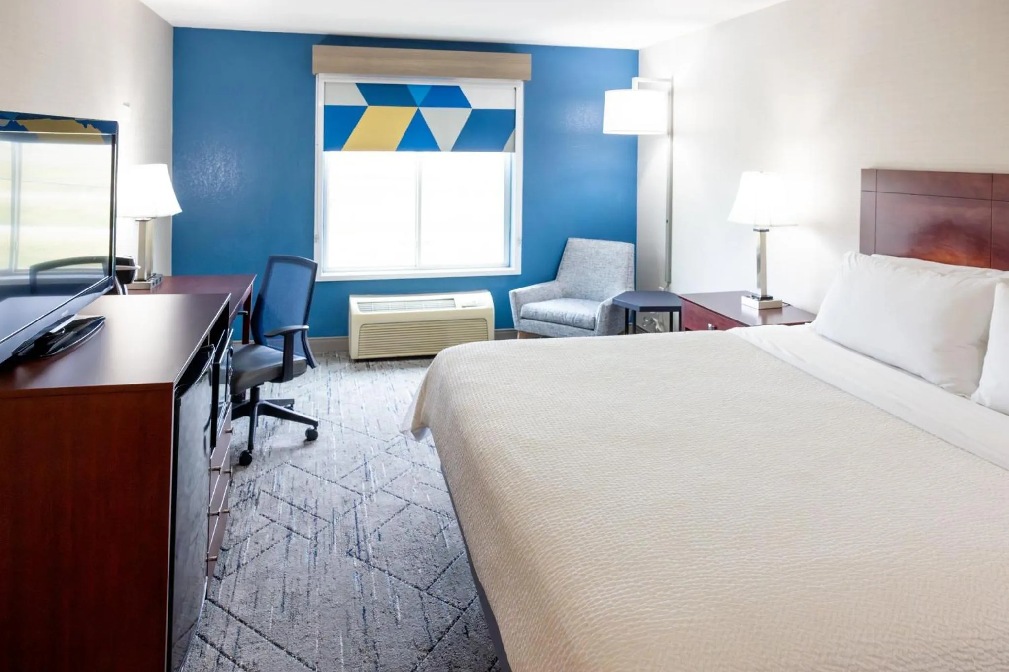 Photo of the whole room, Bed in Holiday Inn Express Hotel & Suites Wichita Airport by IHG