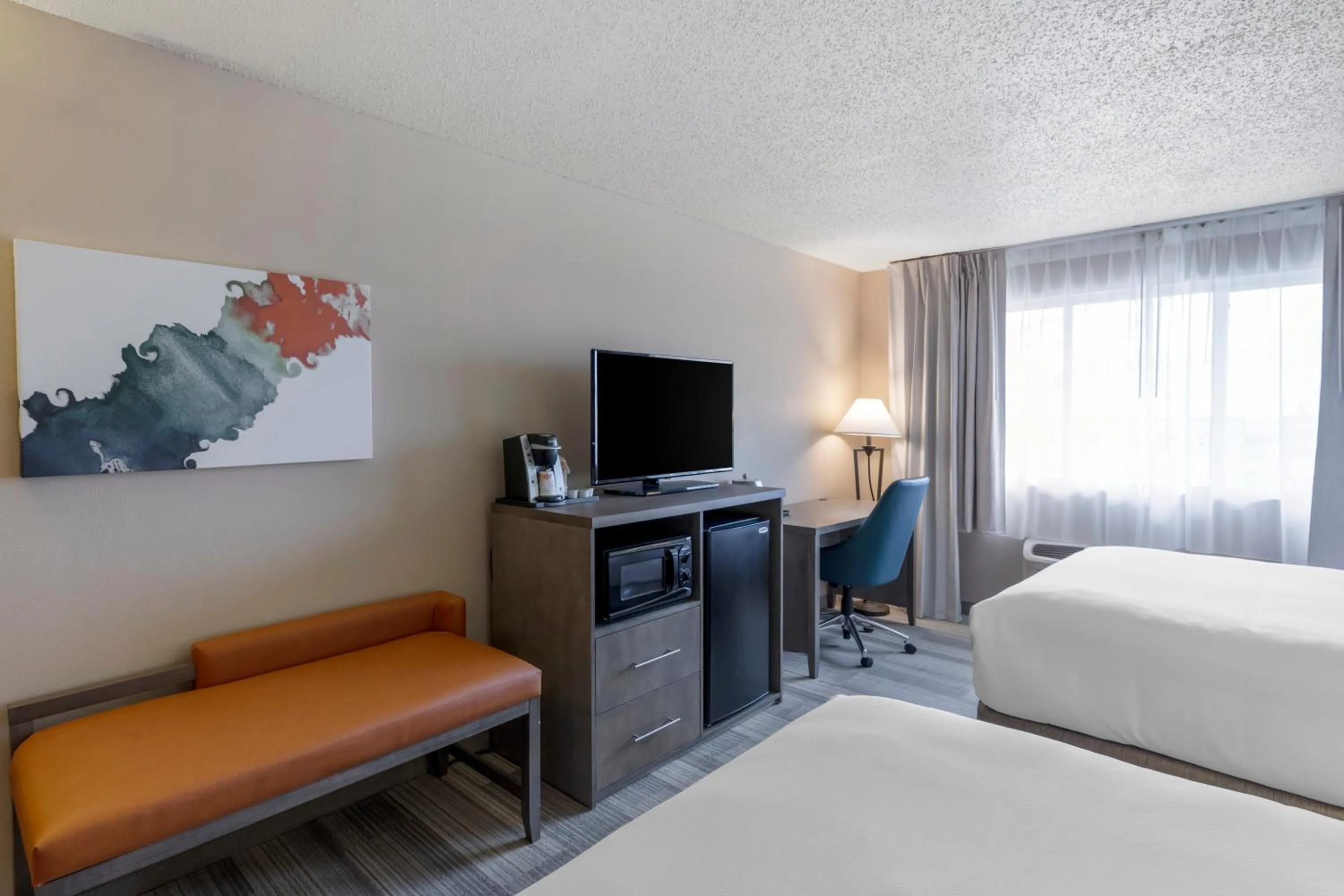 Bed in Comfort Inn & Suites Boulder