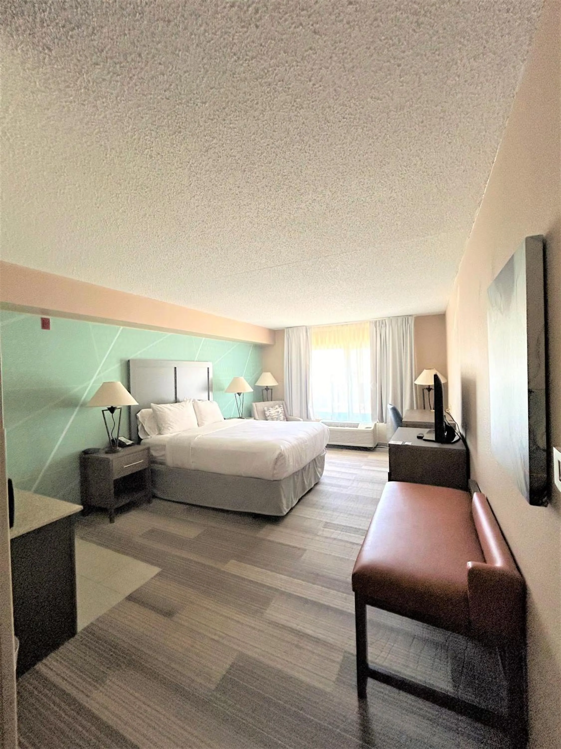 Bed in Comfort Inn & Suites Boulder