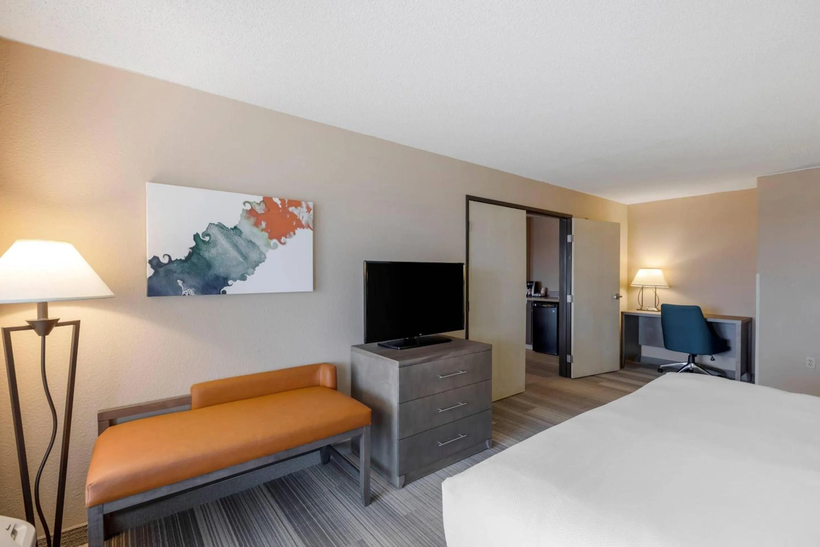 Bedroom, Bed in Comfort Inn & Suites Boulder