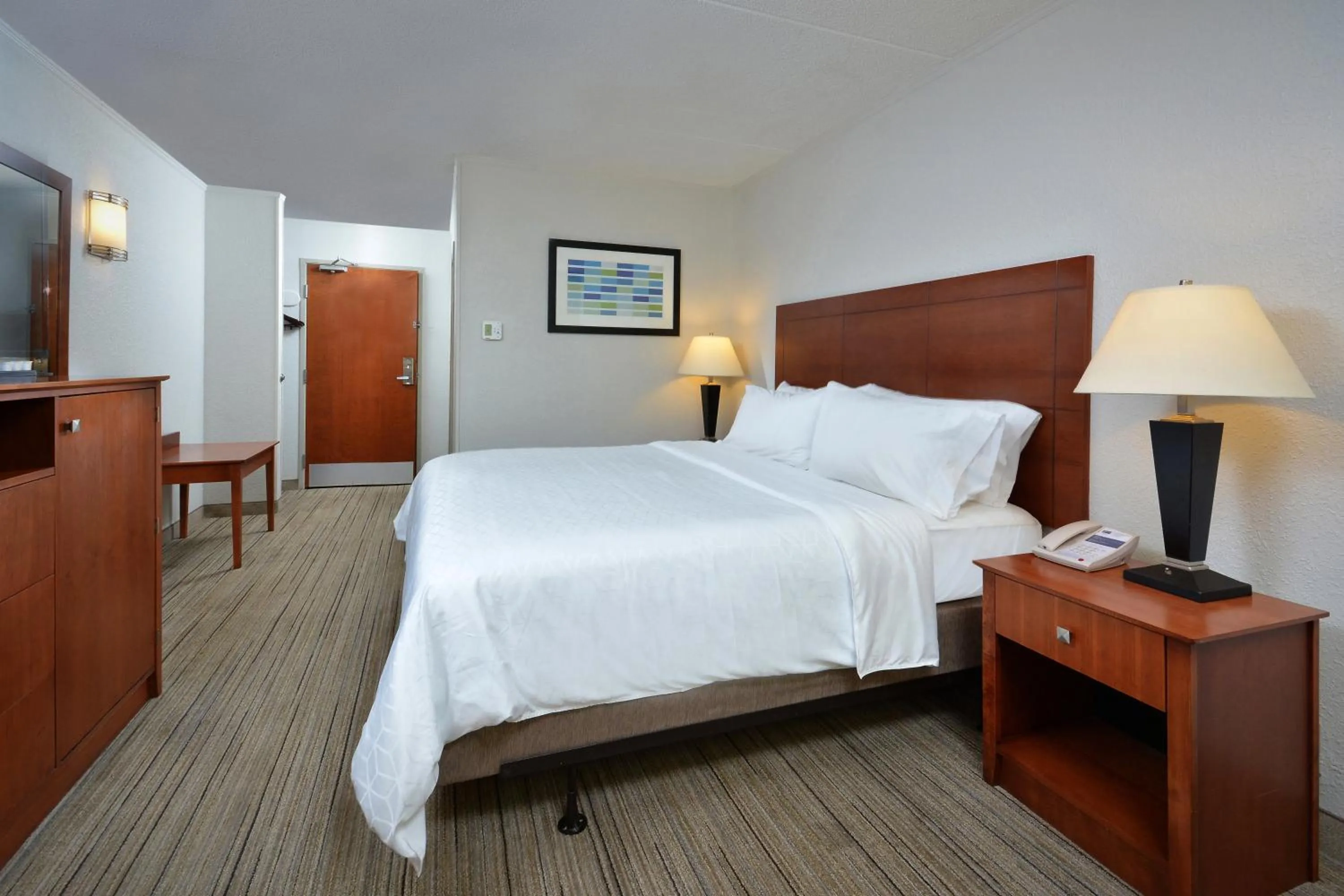 Photo of the whole room, Bed in Holiday Inn Express Lynchburg by IHG
