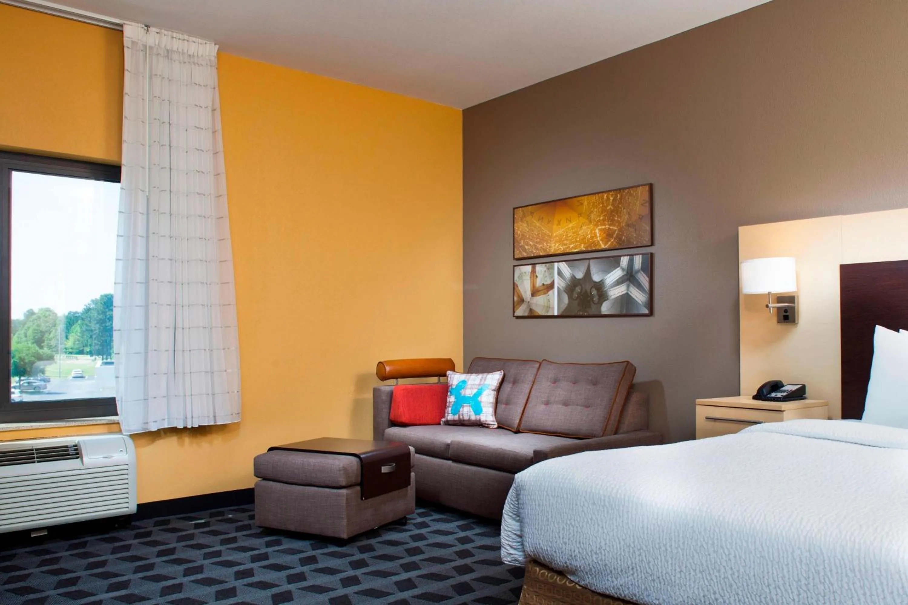 Photo of the whole room, Bed in TownePlace Suites by Marriott Savannah Airport