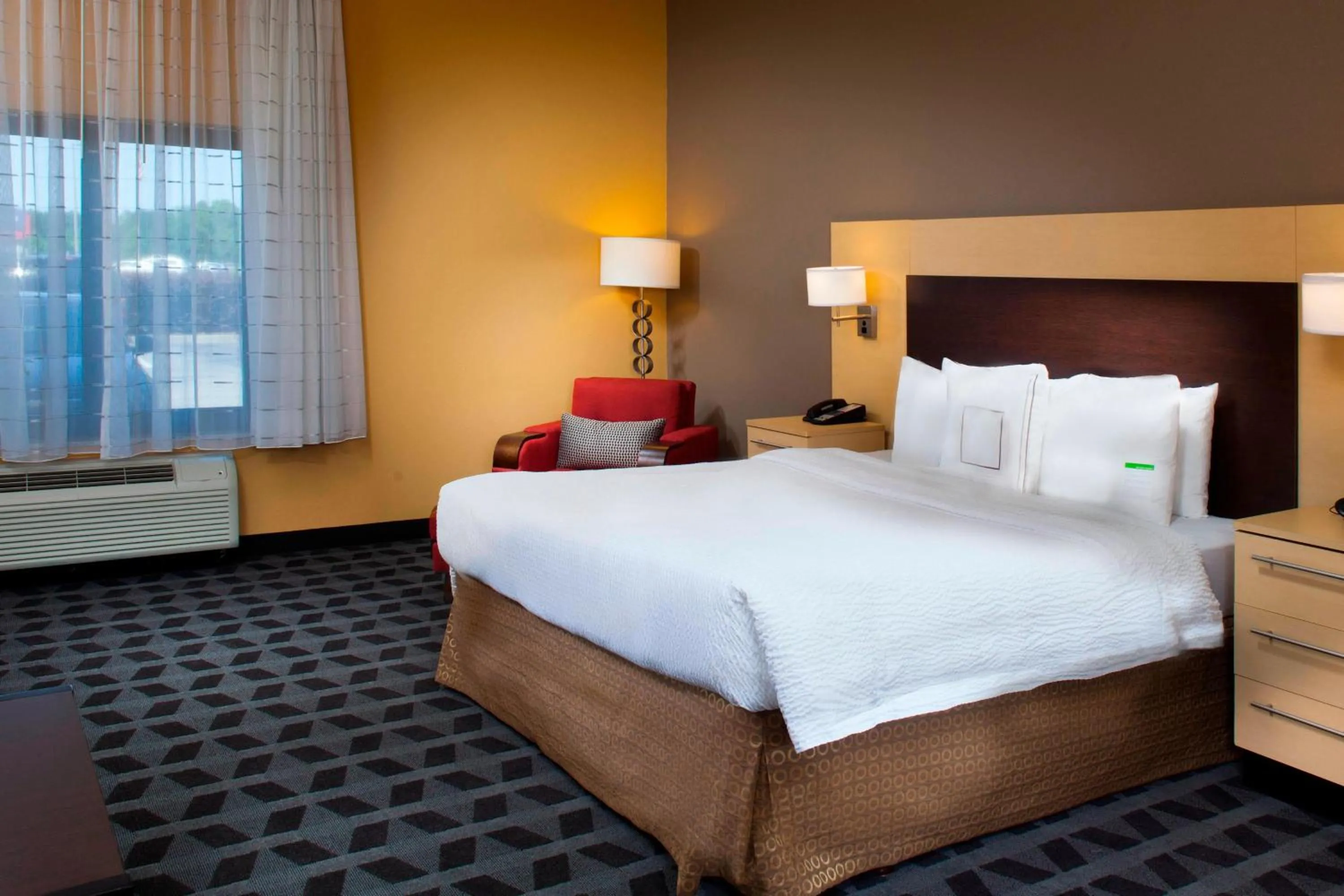 Photo of the whole room, Bed in TownePlace Suites by Marriott Savannah Airport