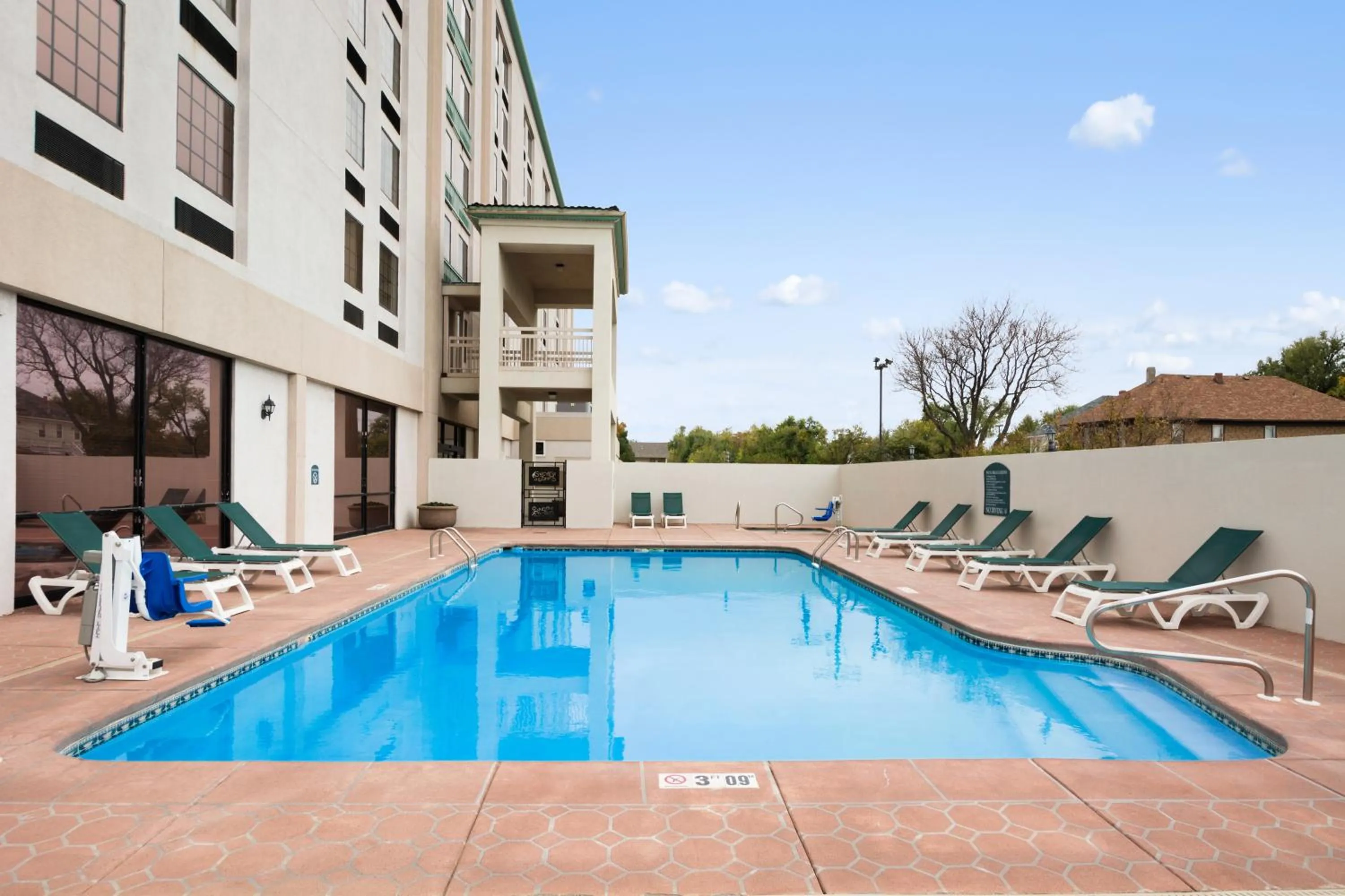Swimming pool in Wyndham Garden Wichita Downtown